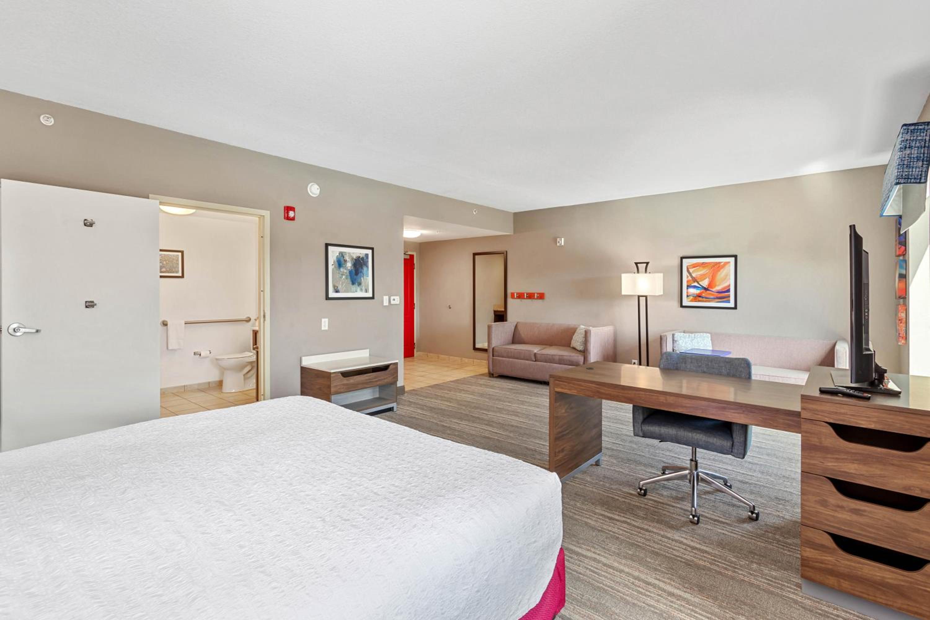King Room with Roll-In Shower - Disability Access