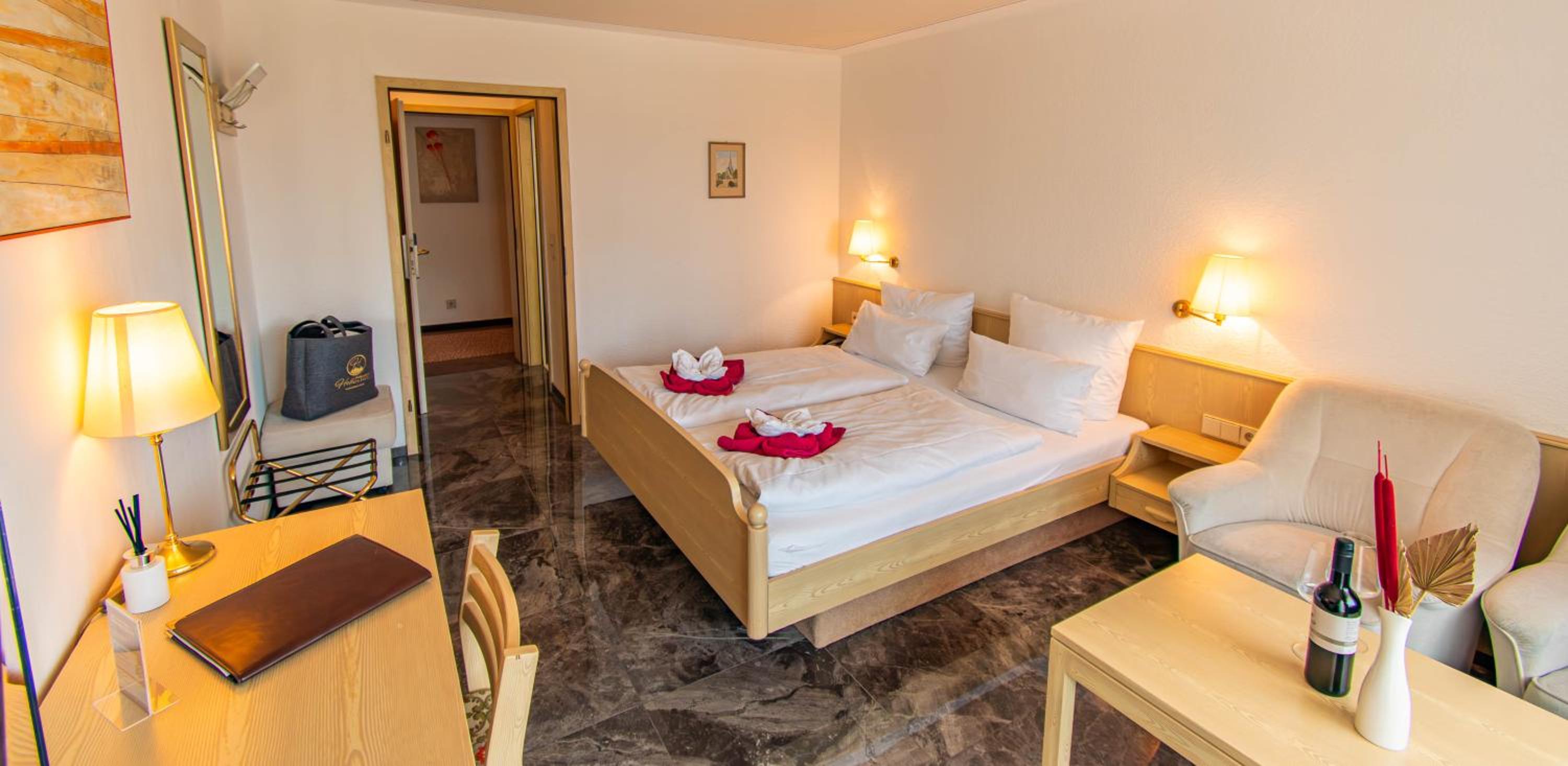 King Room with Balcony photo 2