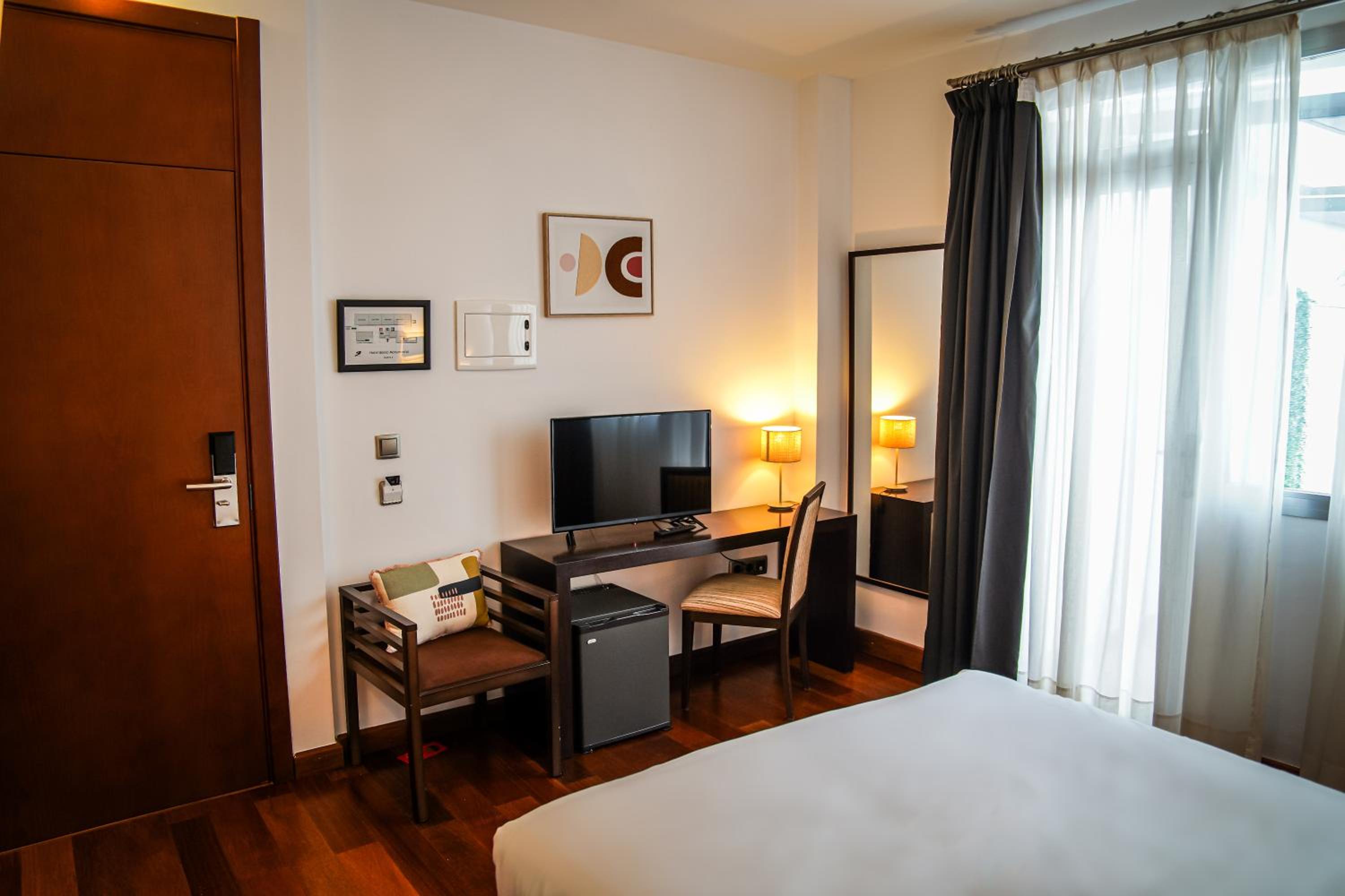 Deluxe Room with Terrace - Photo 3