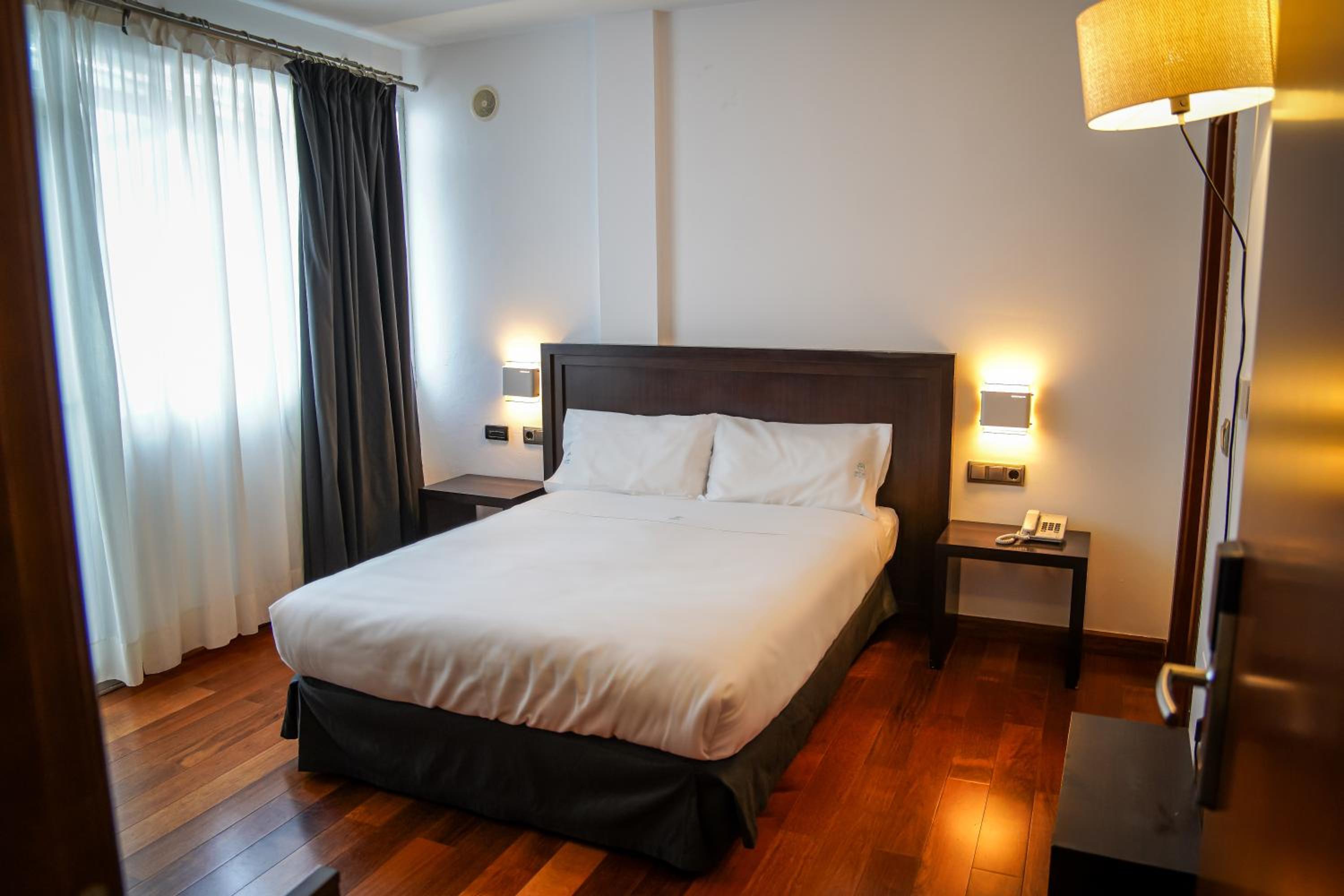 Deluxe Room with Terrace - Photo 1