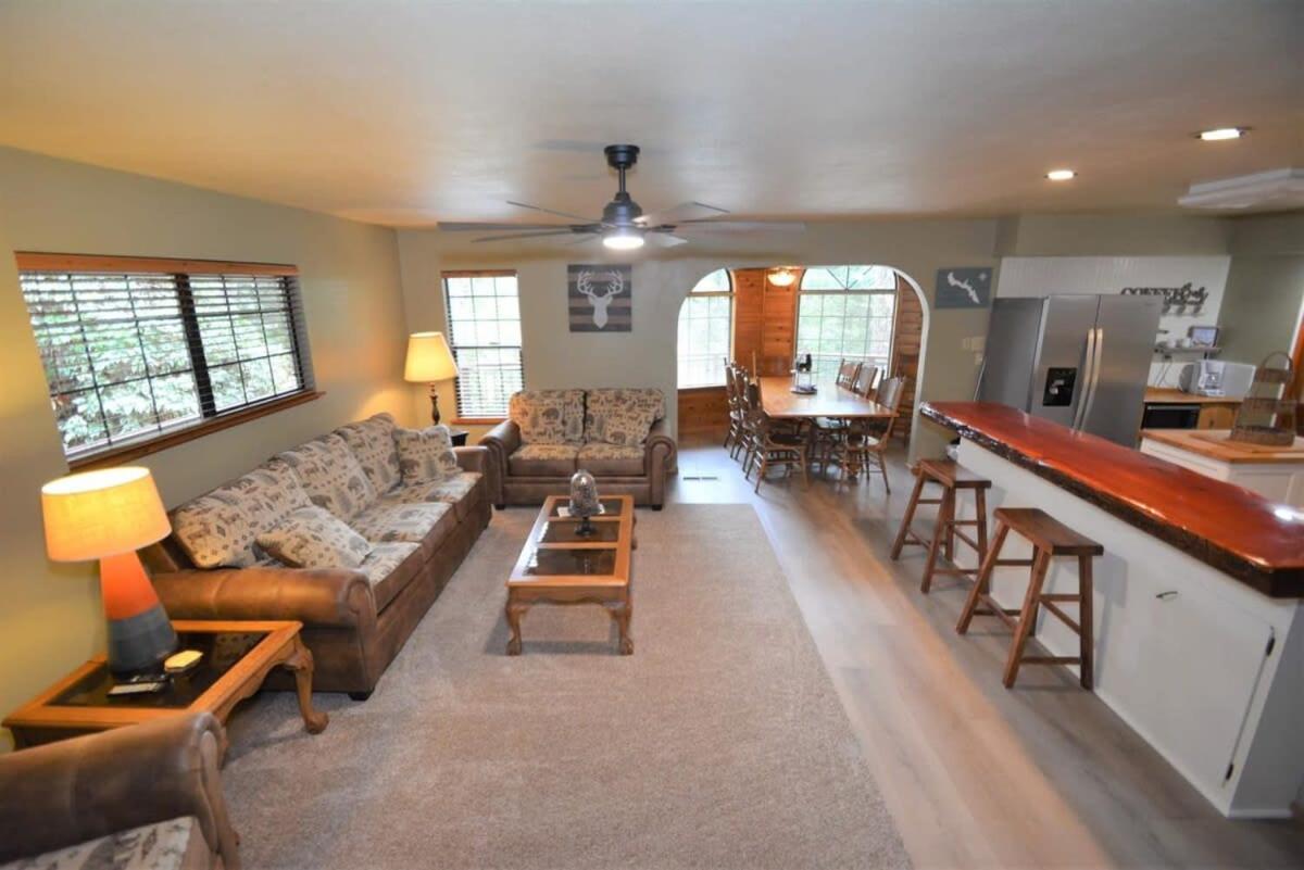 Family Room photo 2