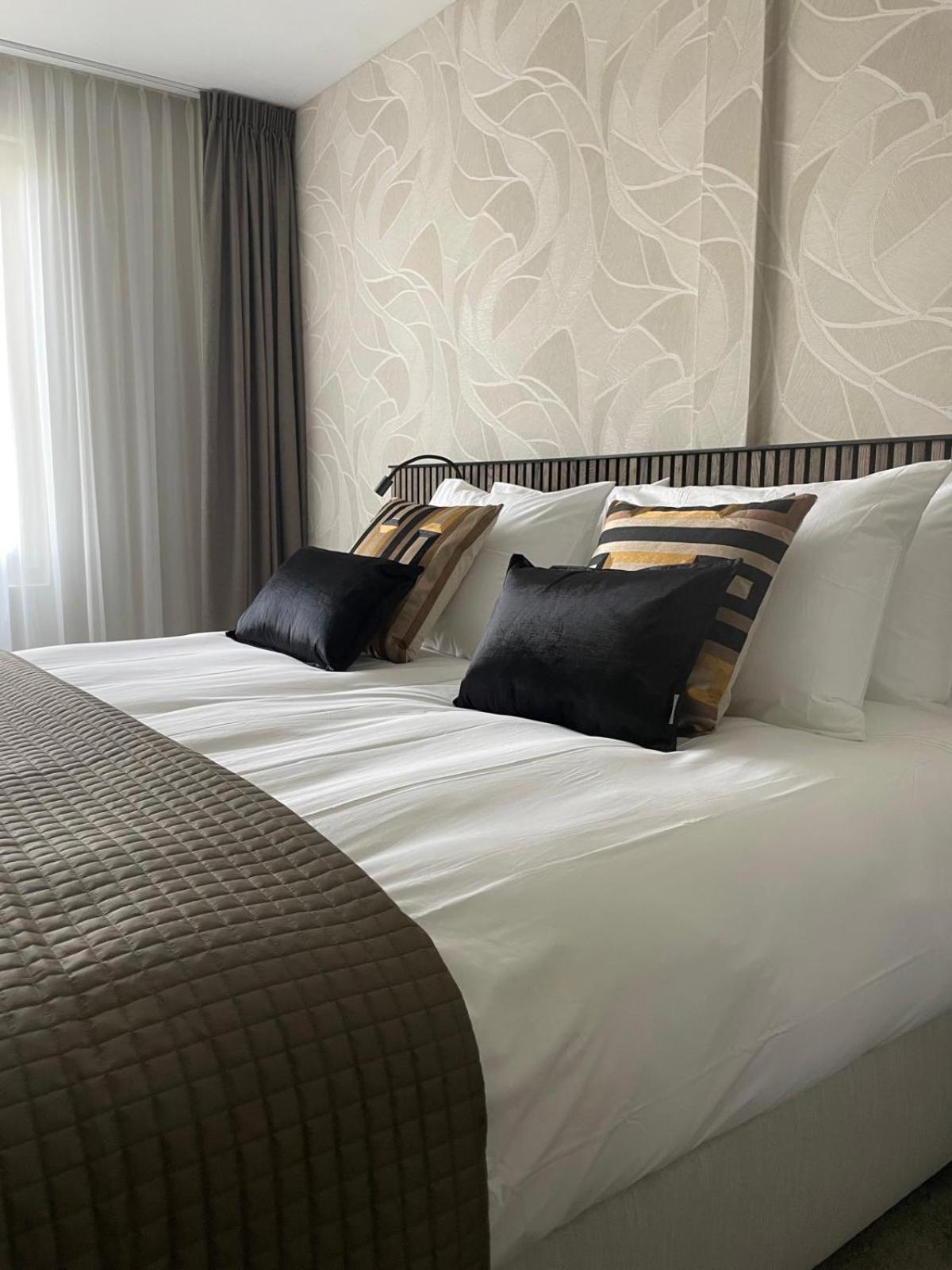 Deluxe Double Room with Extra Bed