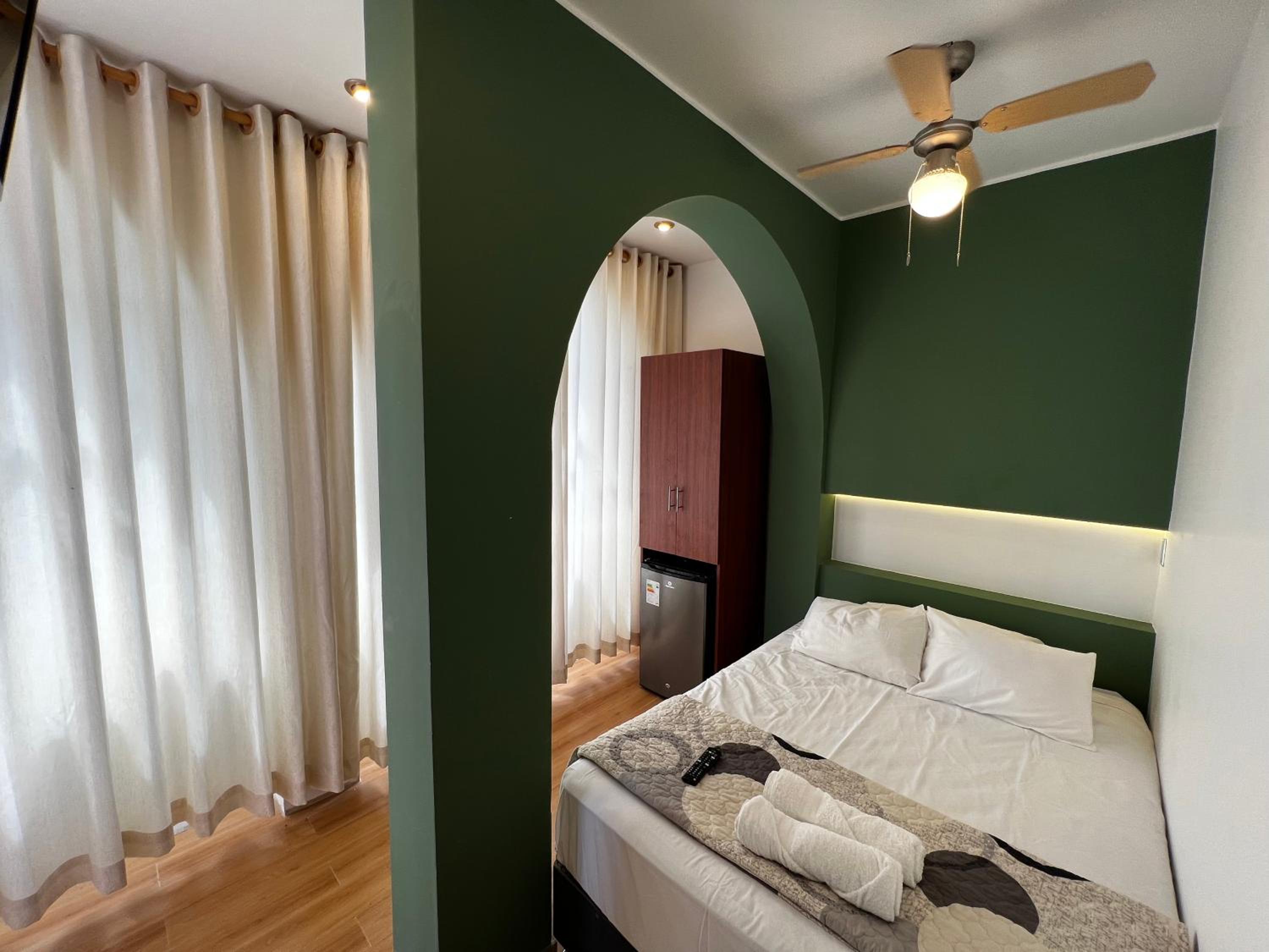 Standard Queen Room photo 1
