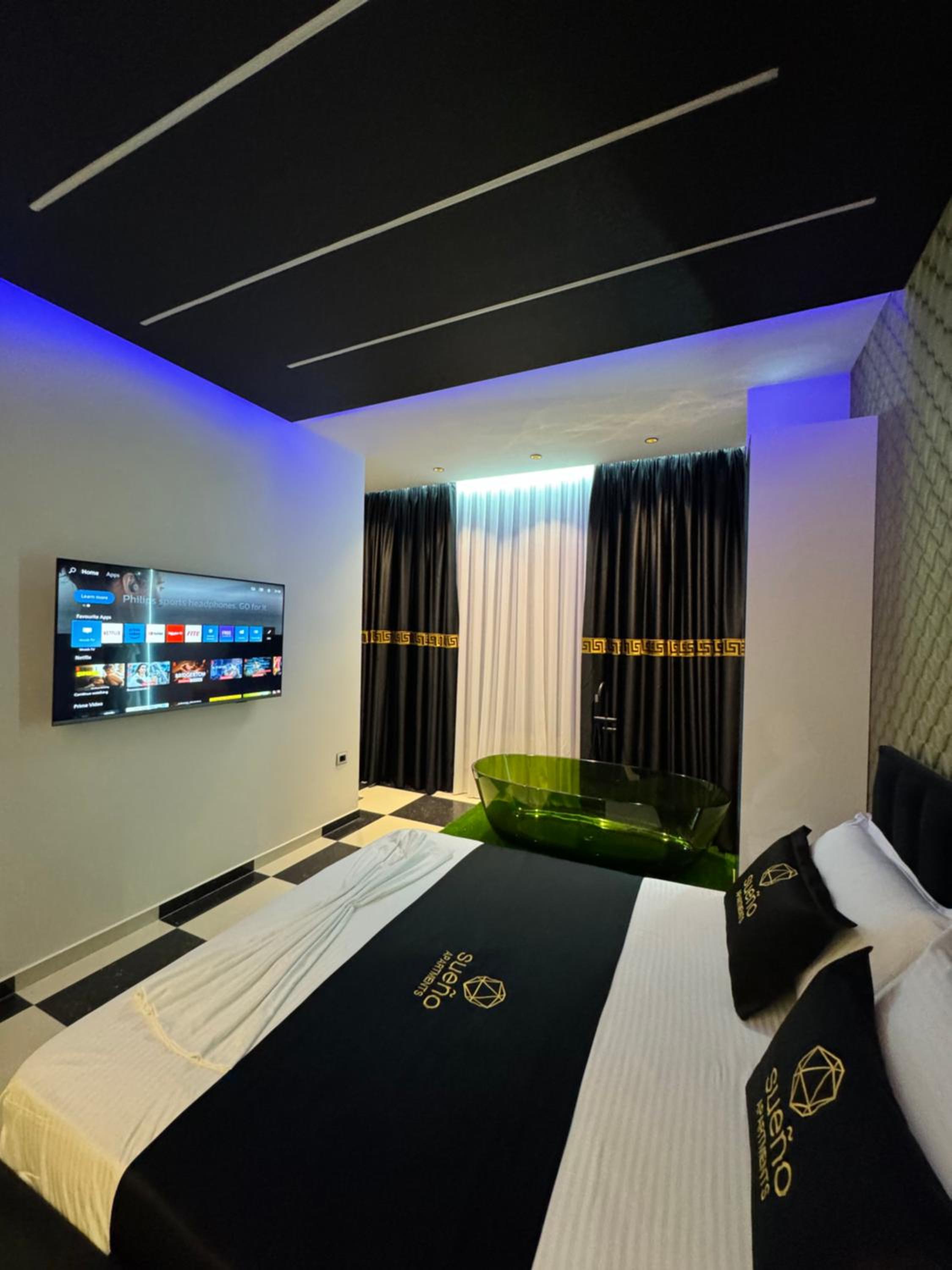 Suite With Hot Bath