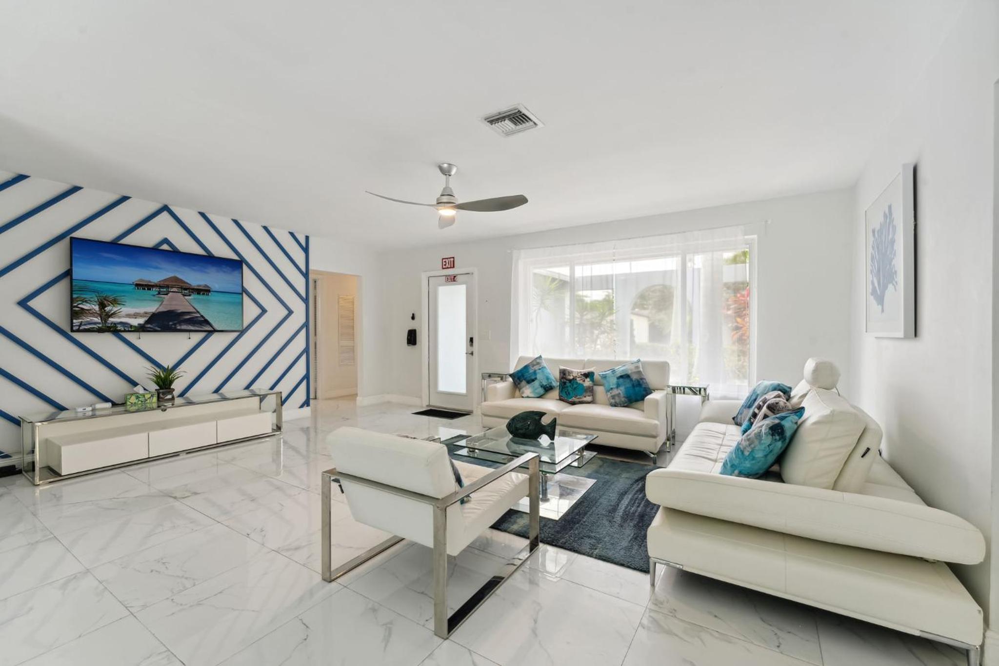 Four-Bedroom House photo 2