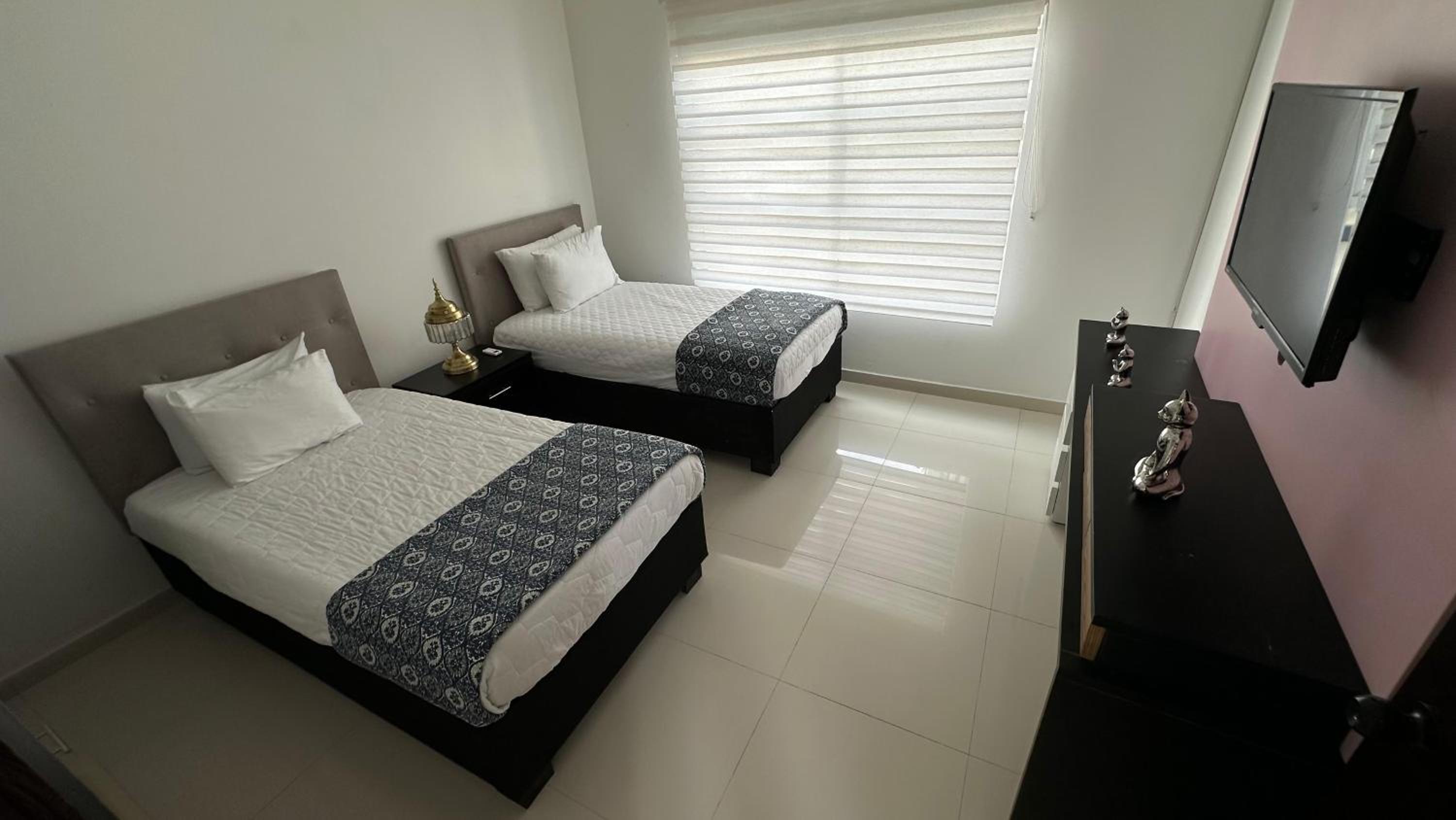 Standard Twin Room with Shared Bathroom photo 1