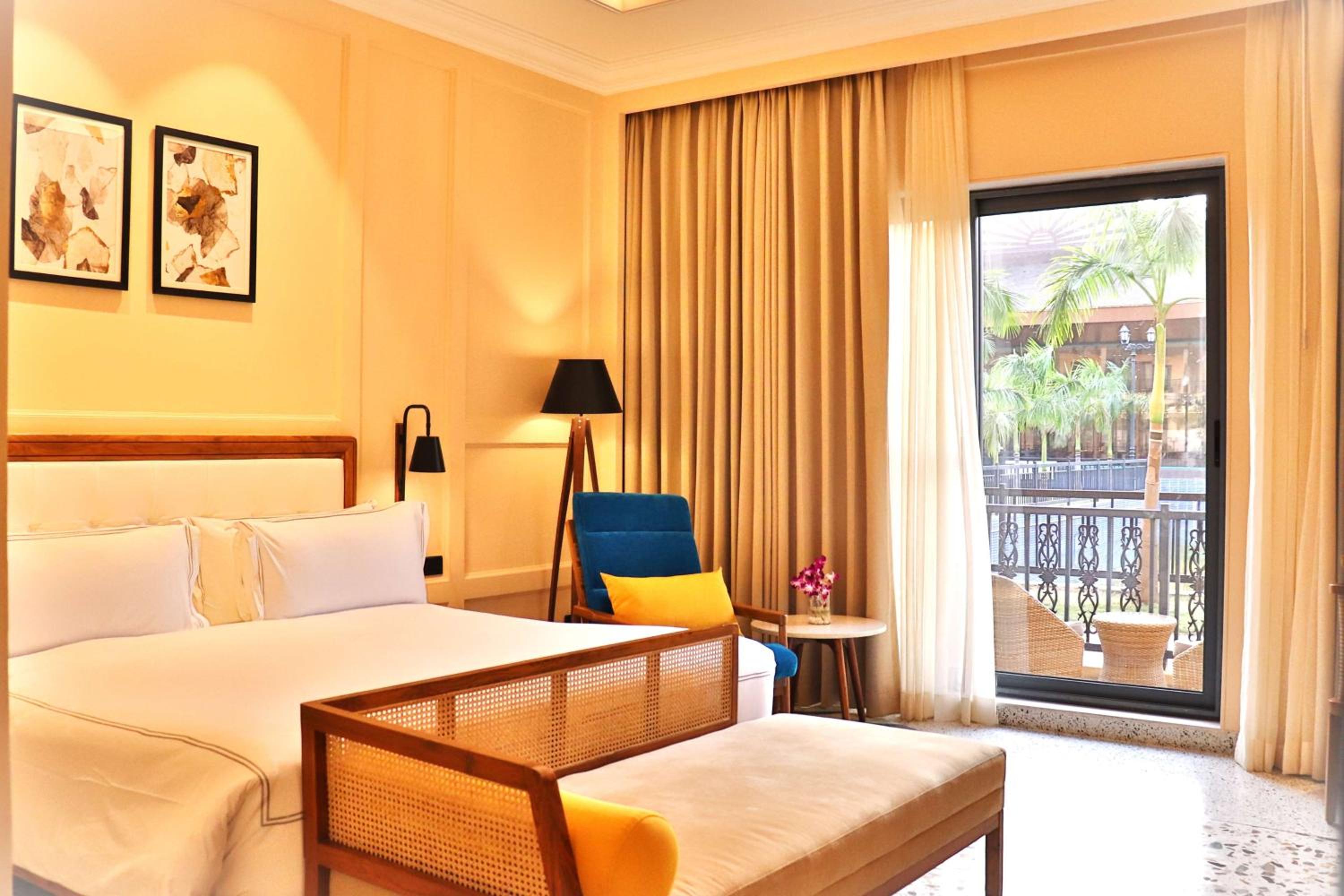 Executive Room with Balcony photo