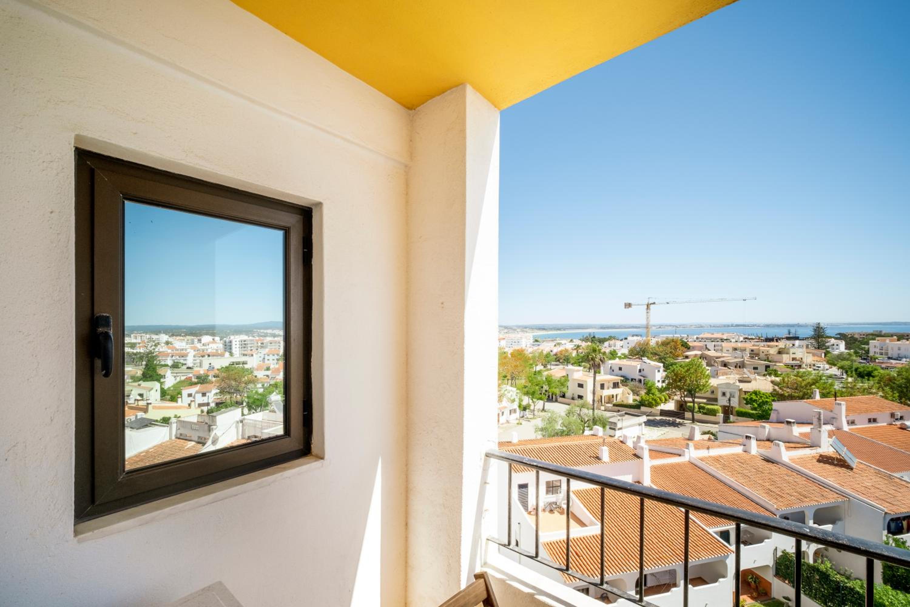 Studio Apartment with Sea View photo 3