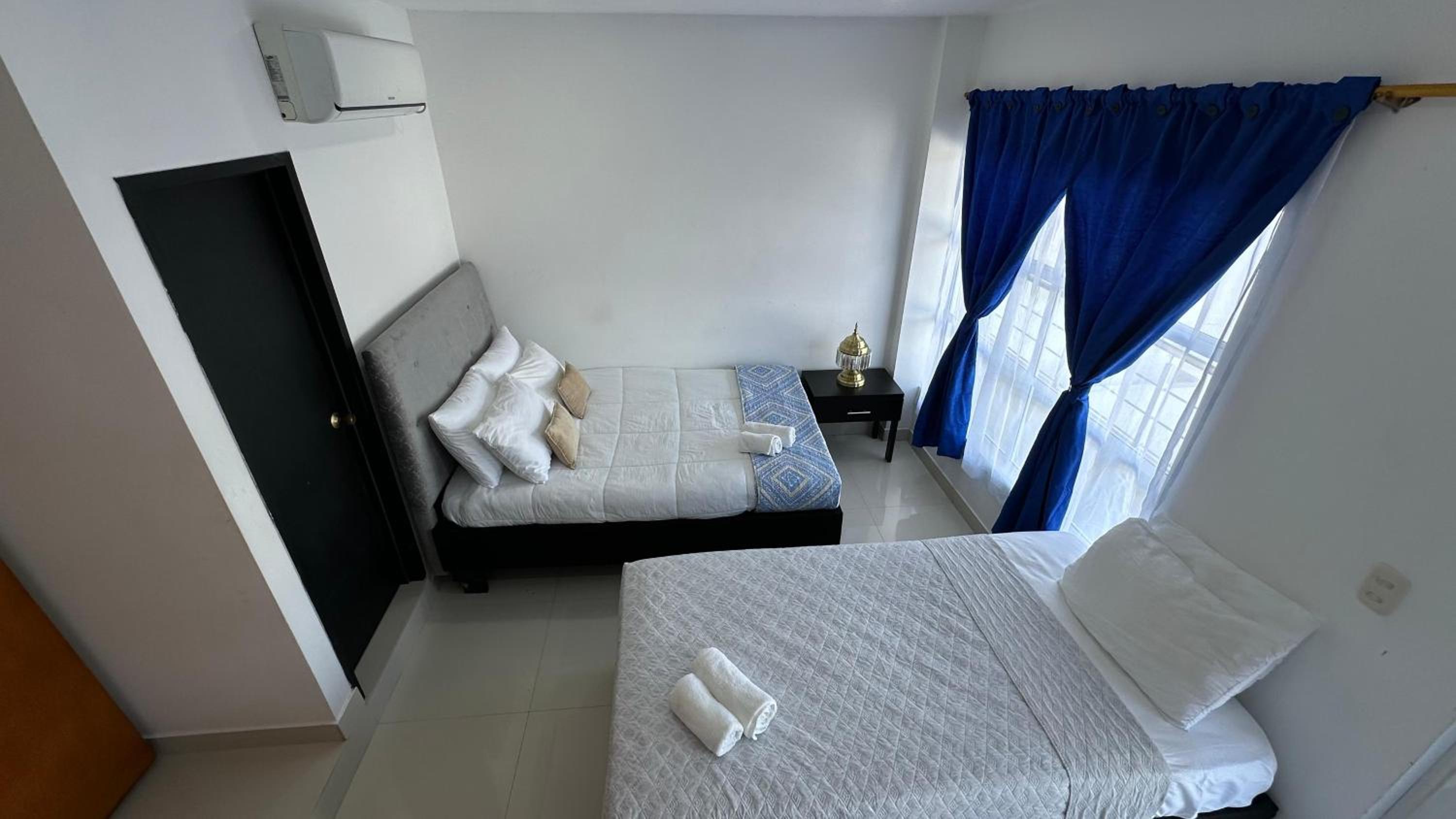Twin Room with Private Bathroom photo 2