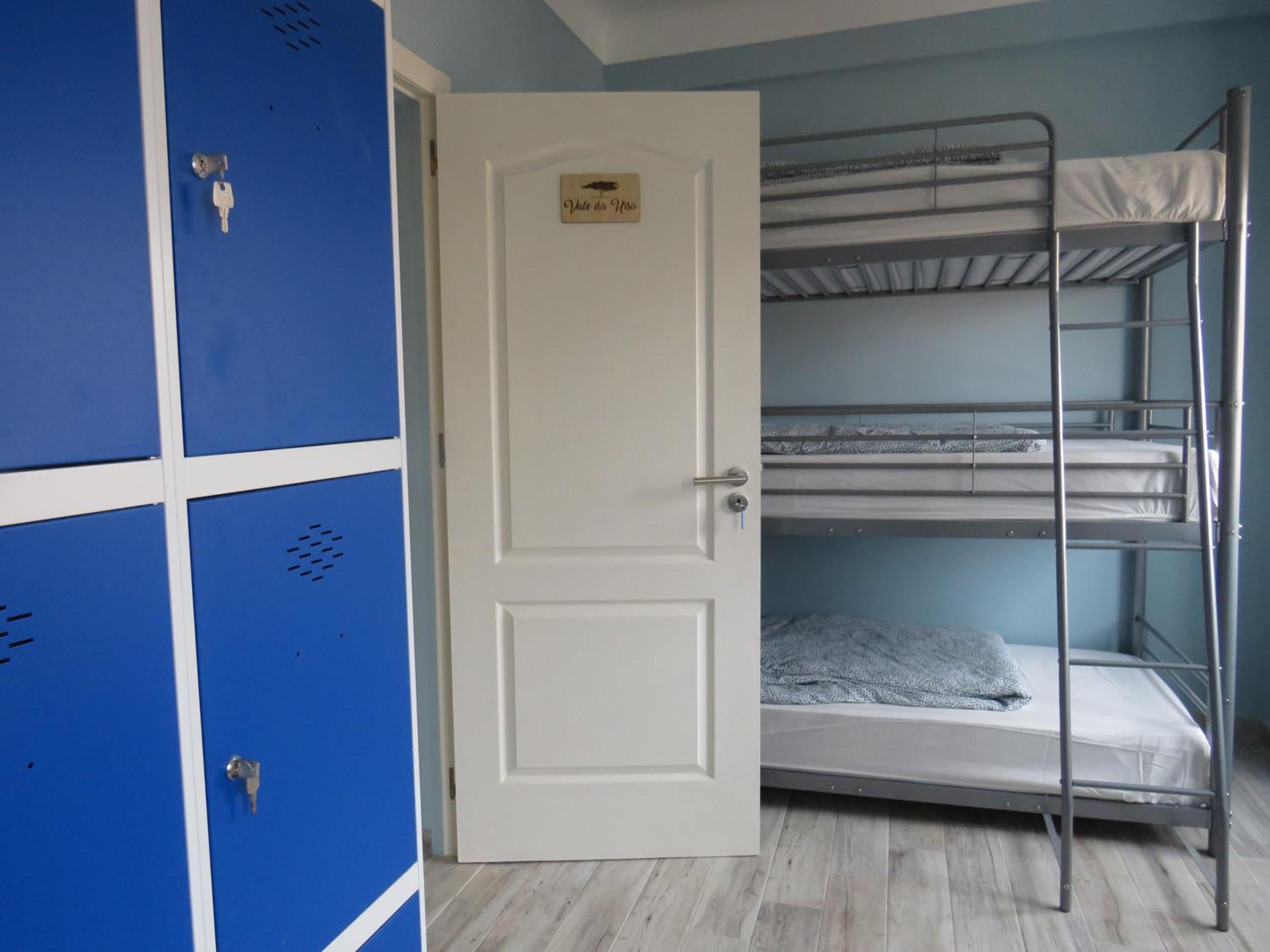 Bunk Bed In Mixed Dormitory Room photo 1