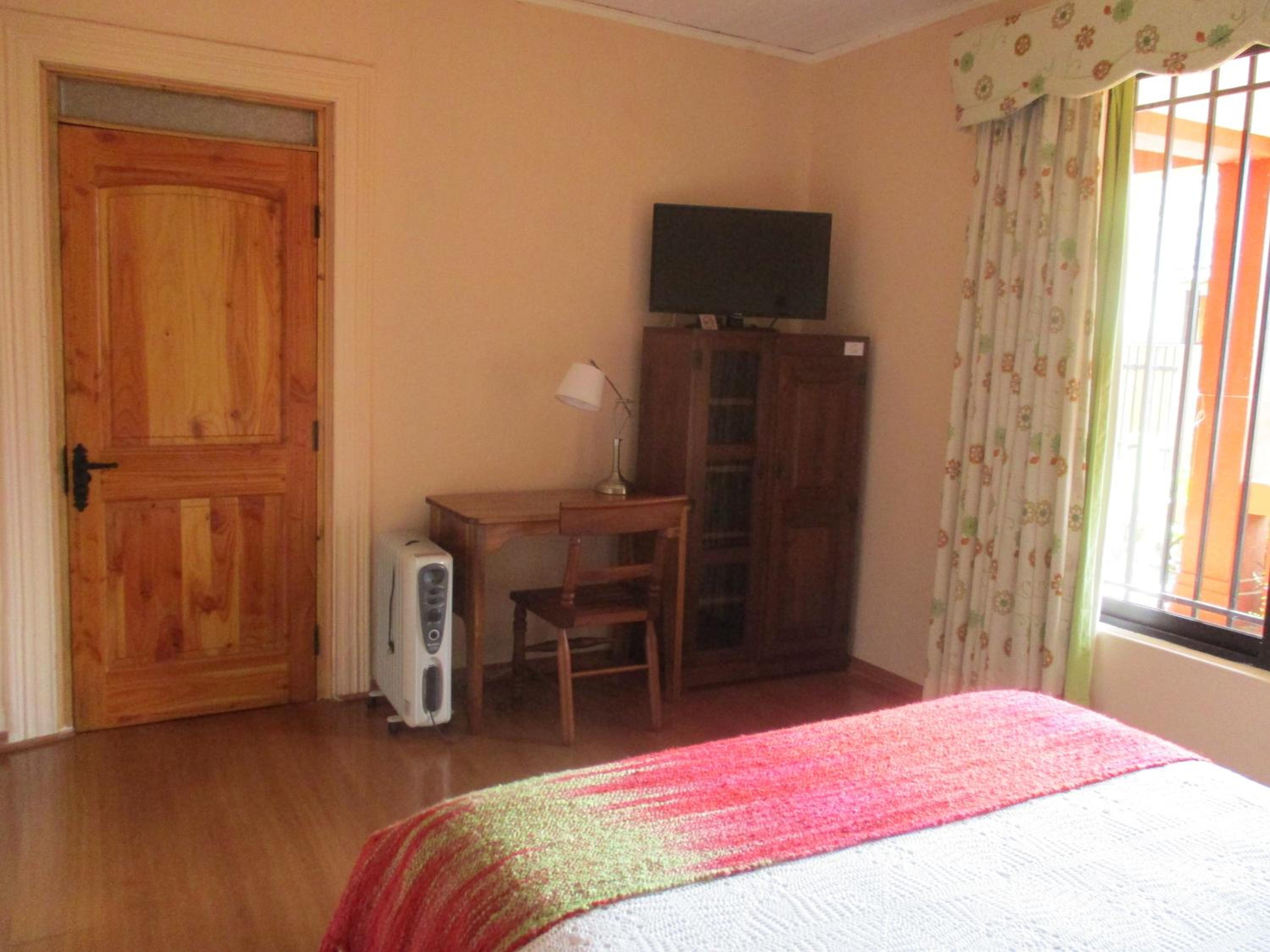 Double Room with Private Bathroom photo 3
