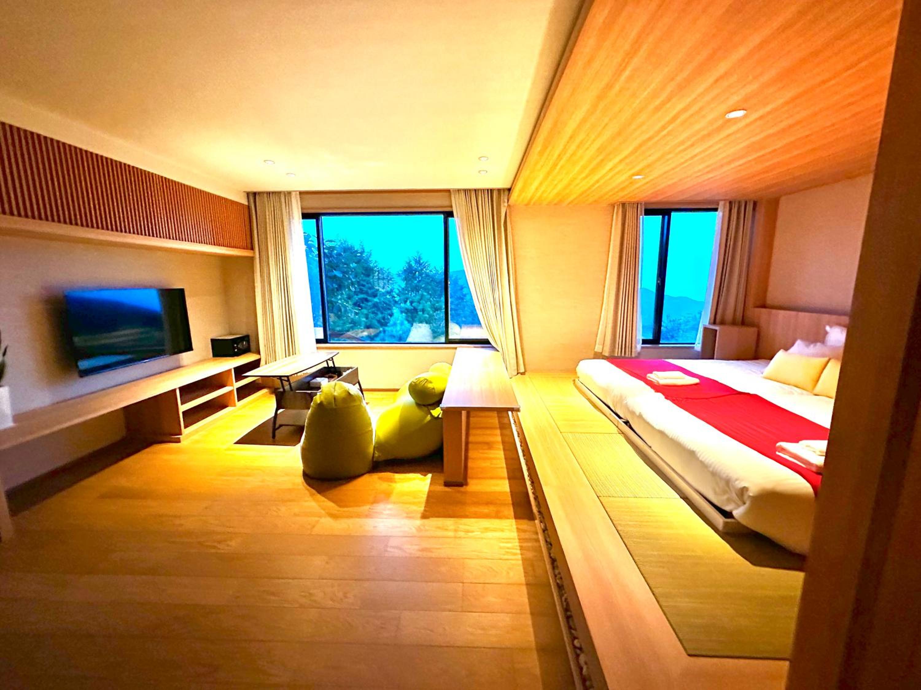 Twin Room with Bathroom - Photo 1