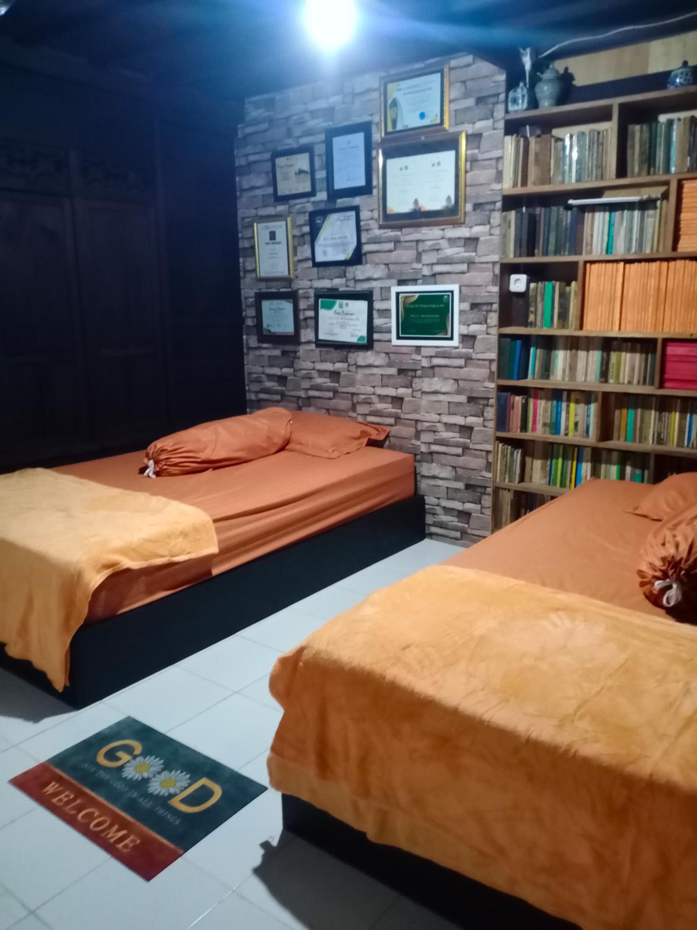 Budget Twin Room photo 2
