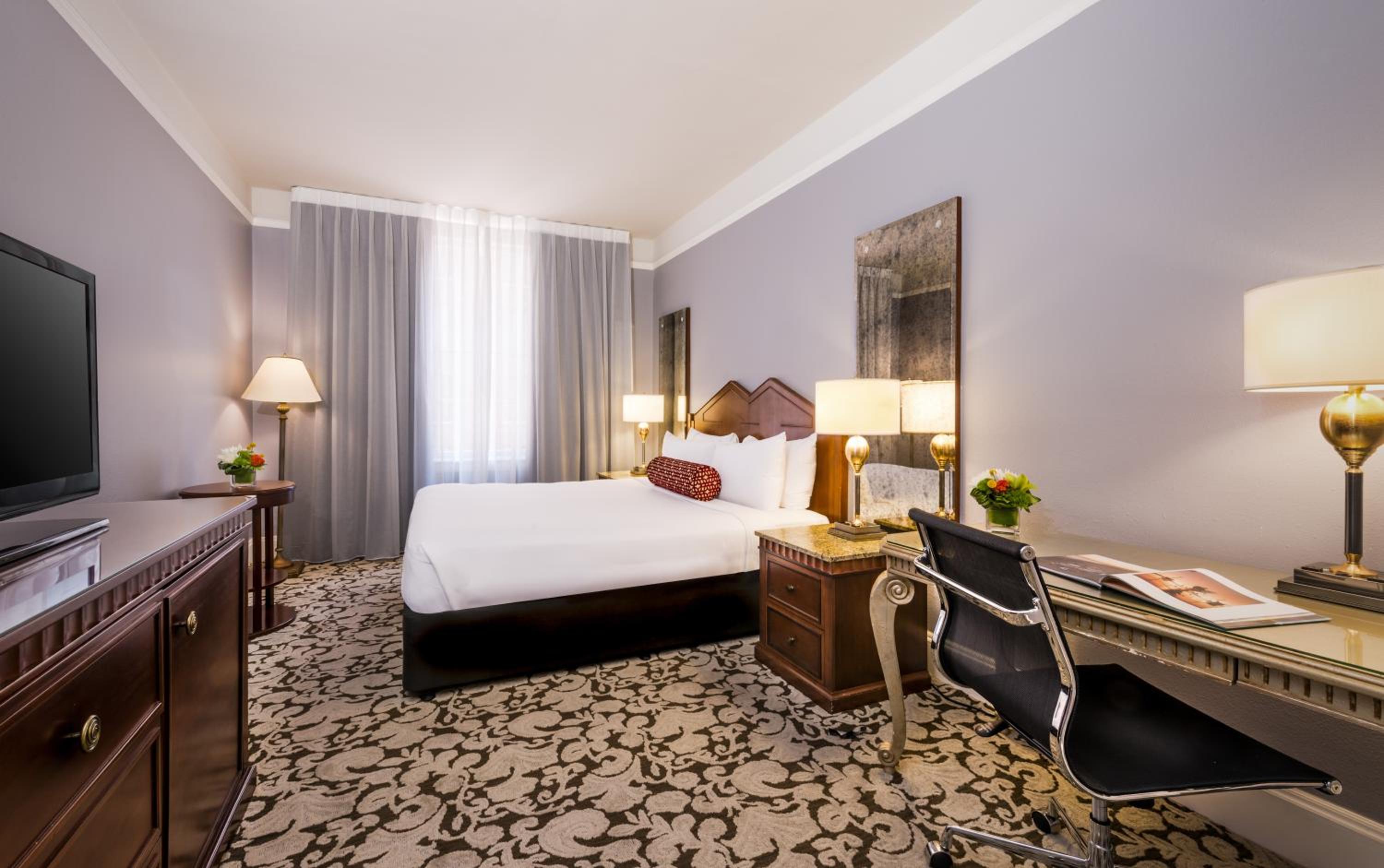 Deluxe King Room