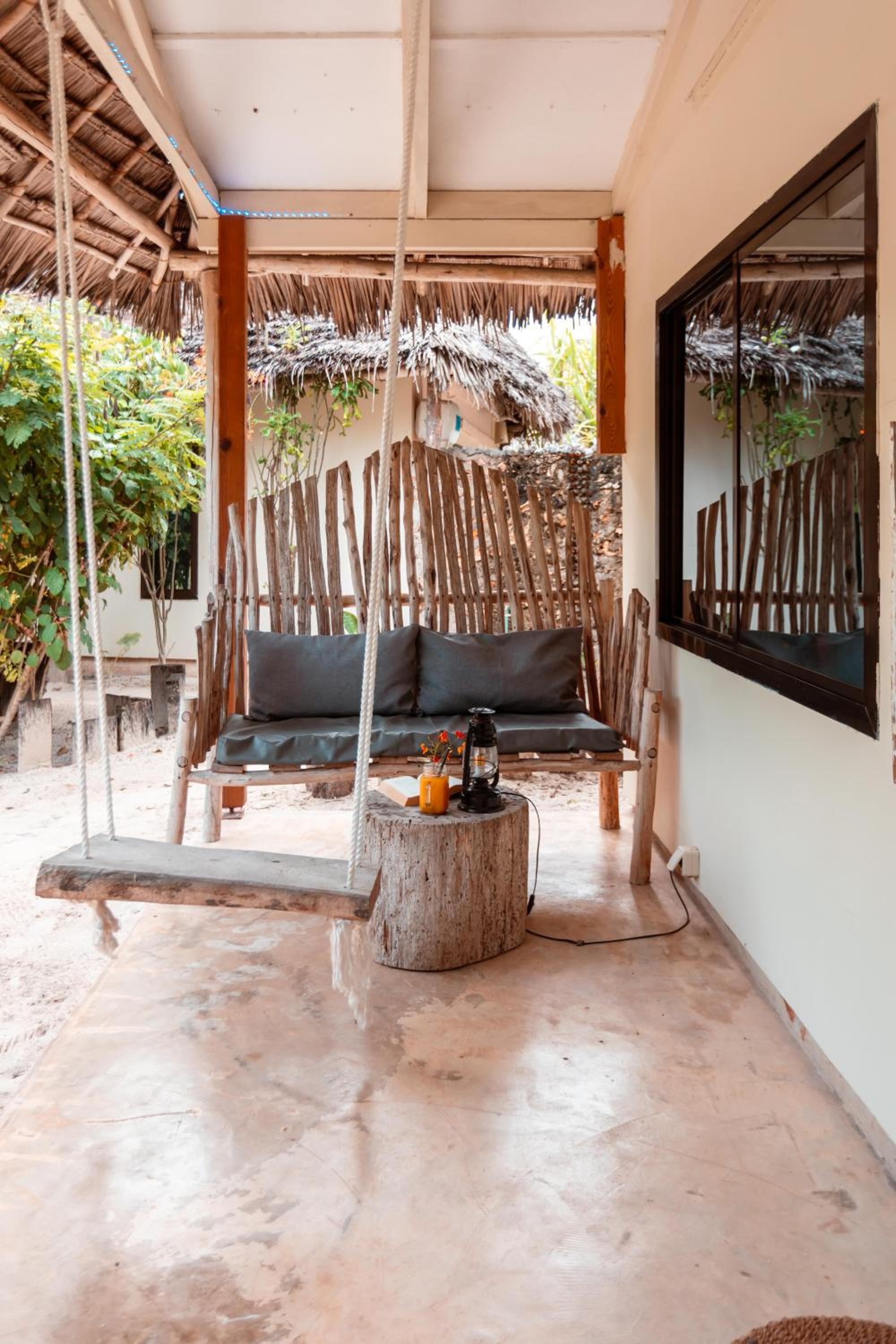 Bungalow with Garden View - Photo 3