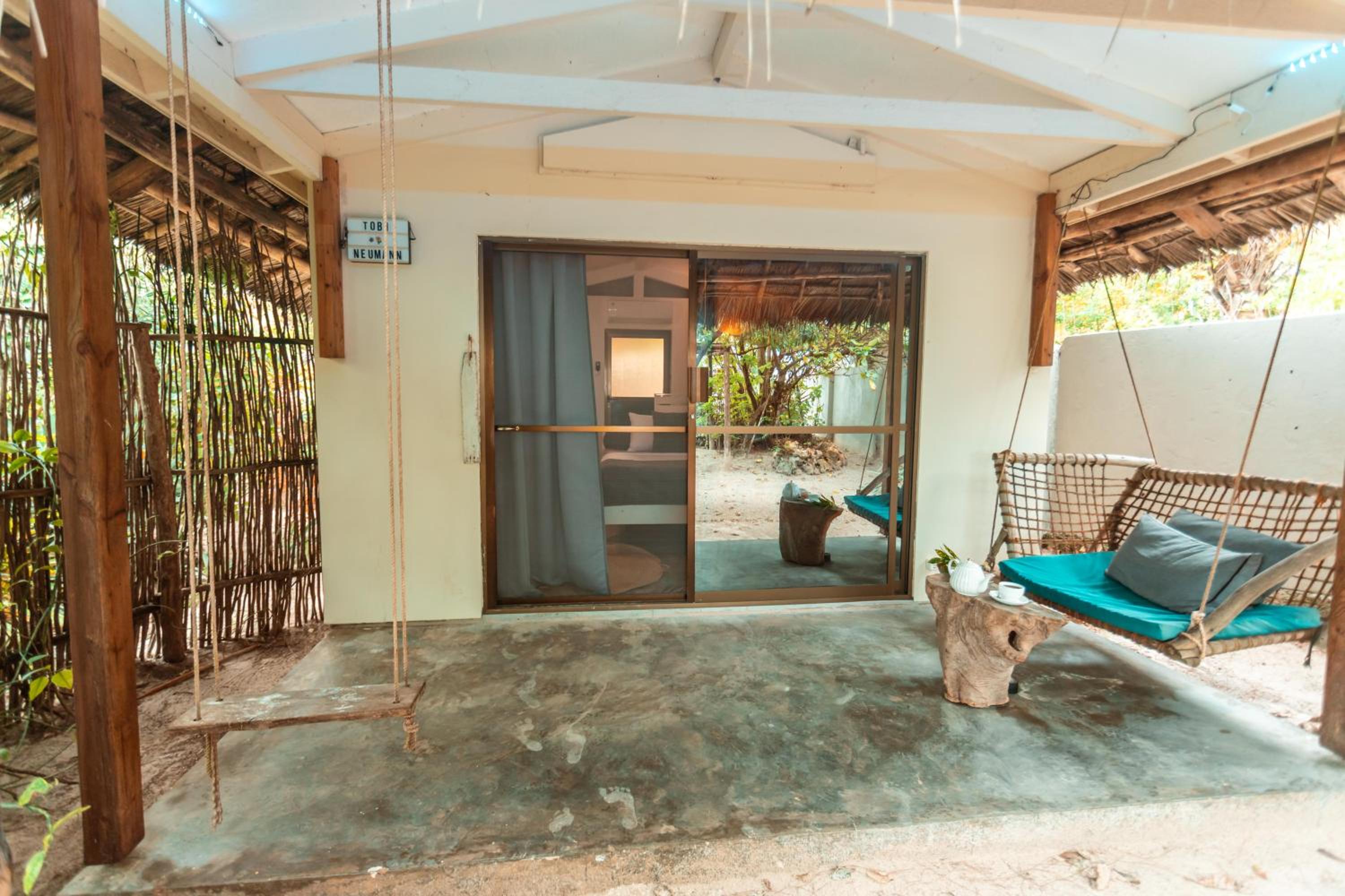 Bungalow with Ocean View - Photo 7