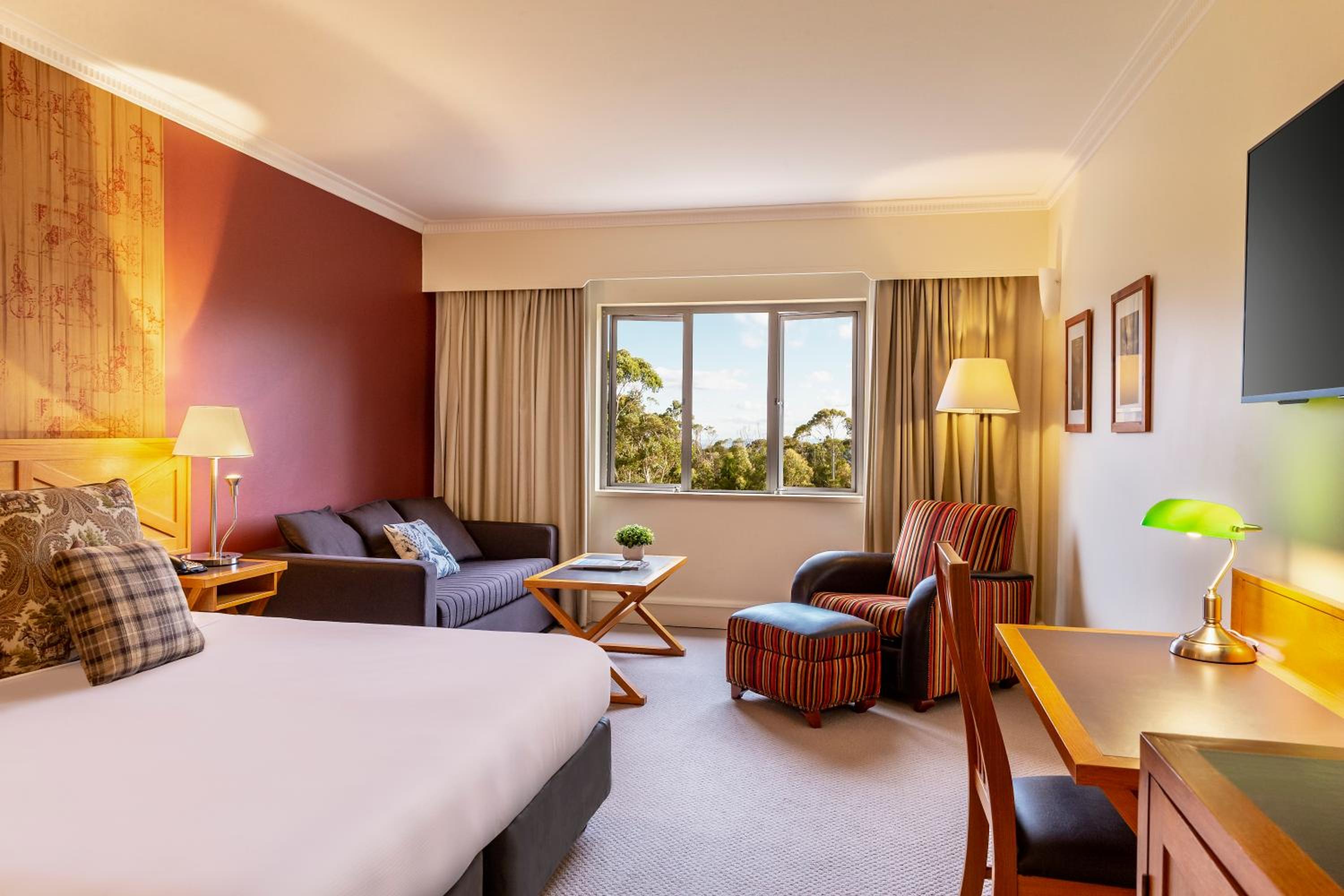 Classic King Room - Photo 9