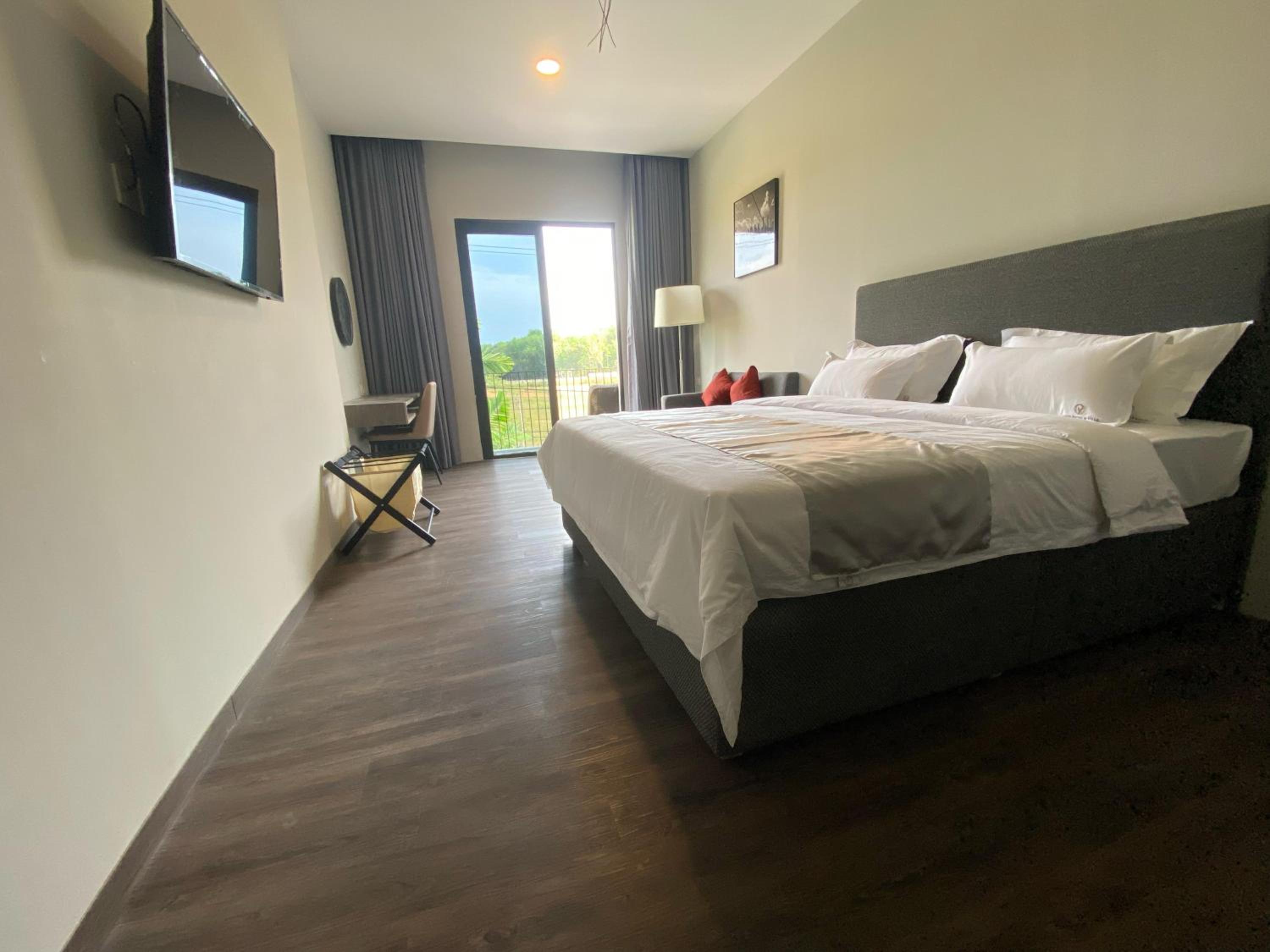 One-Bedroom Villa - Photo 3