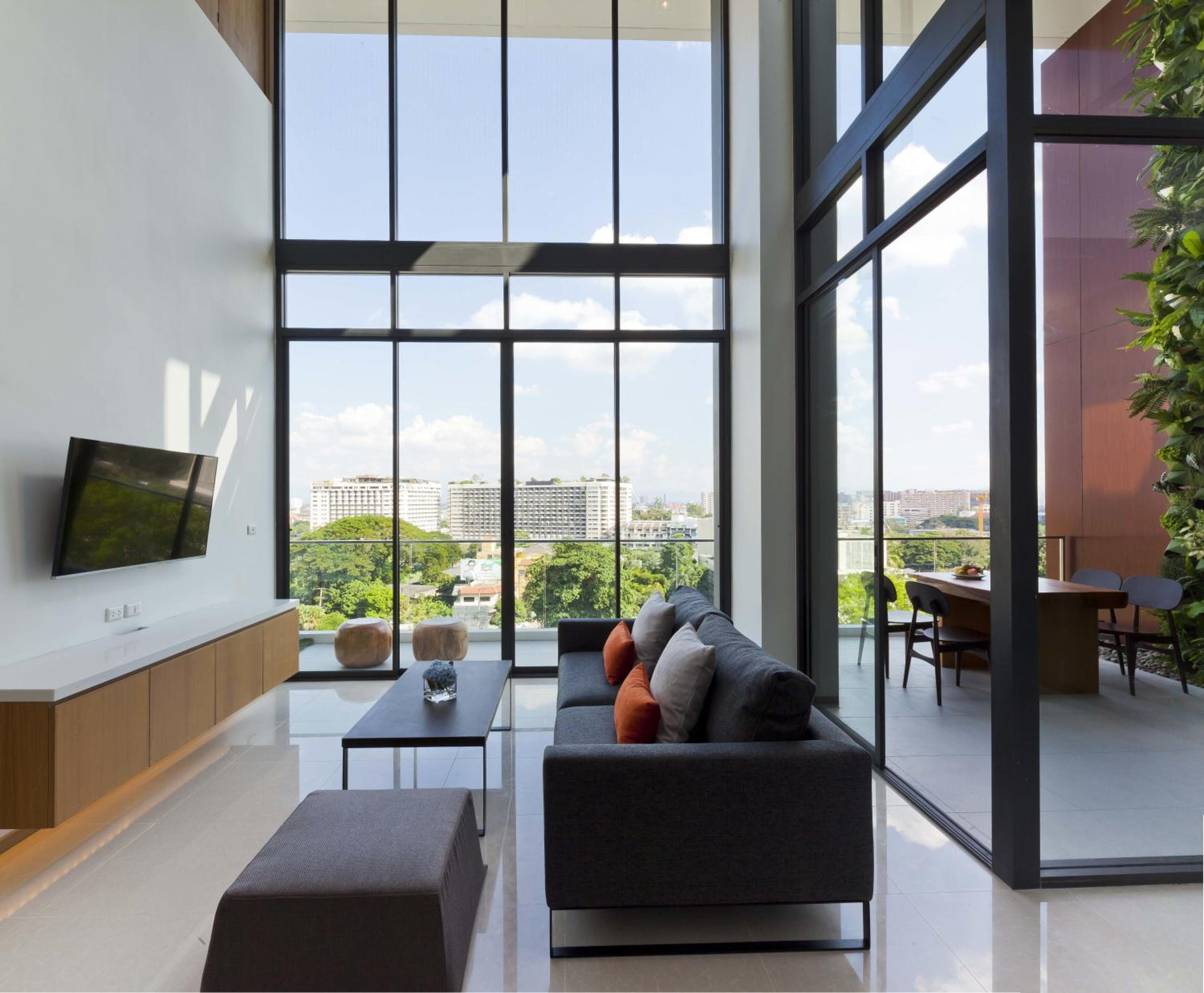 Three Bedroom Duplex Penthouse with Bathtub photo 3