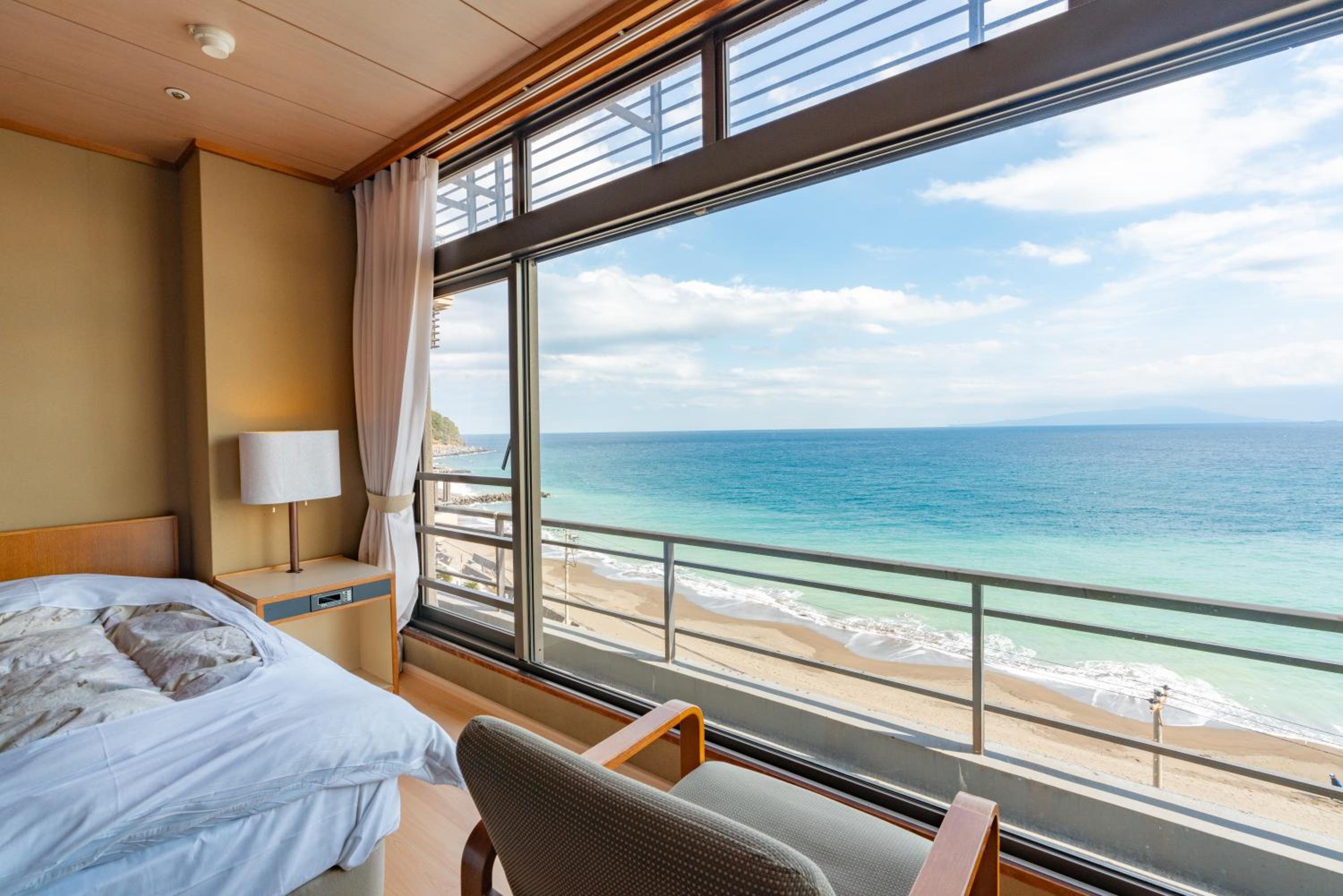 Superior Double or Twin Room with Sea View photo 3