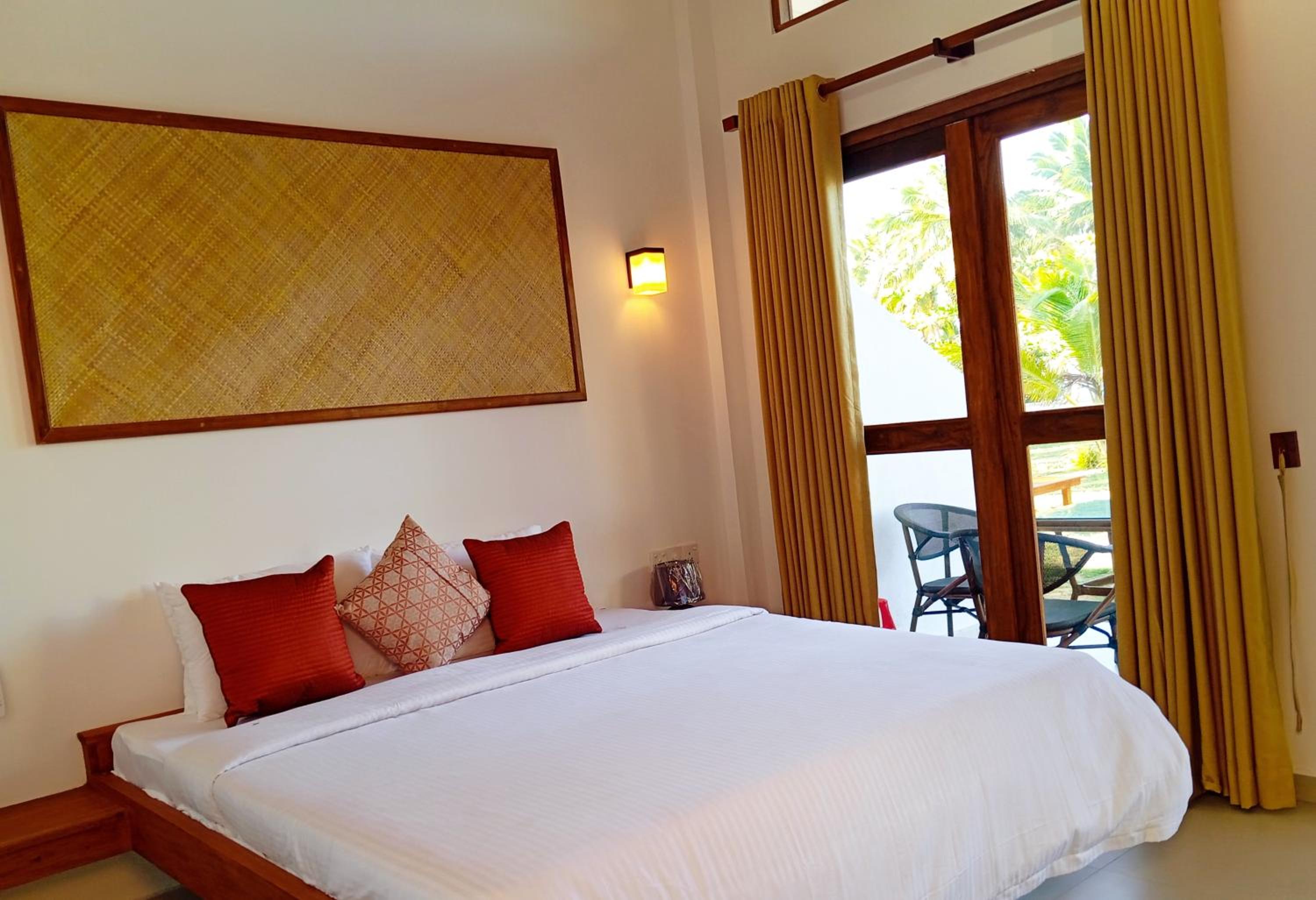 Deluxe Double Room with Balcony and Sea View photo 1