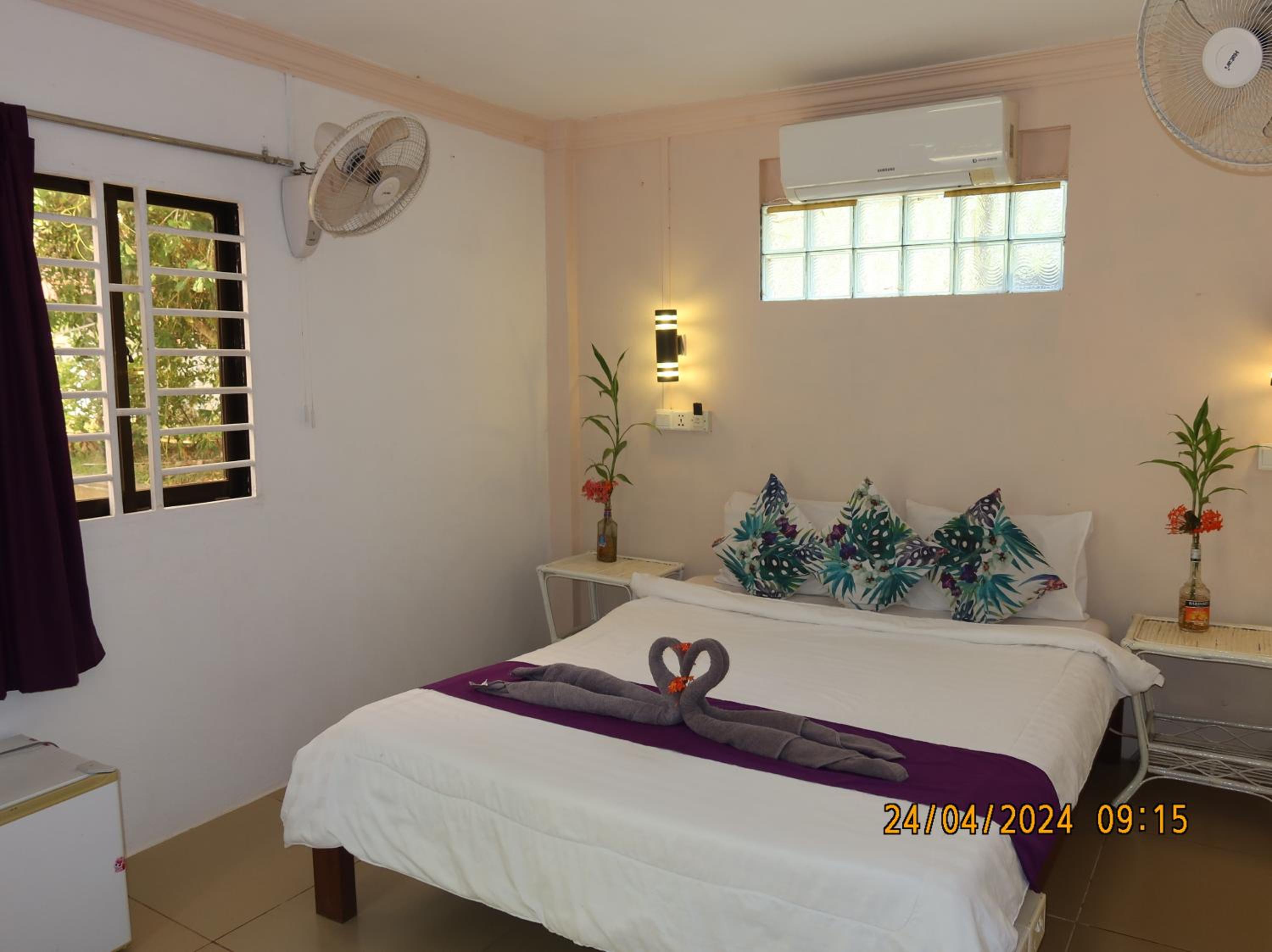 Deluxe Double Room with Pool View
