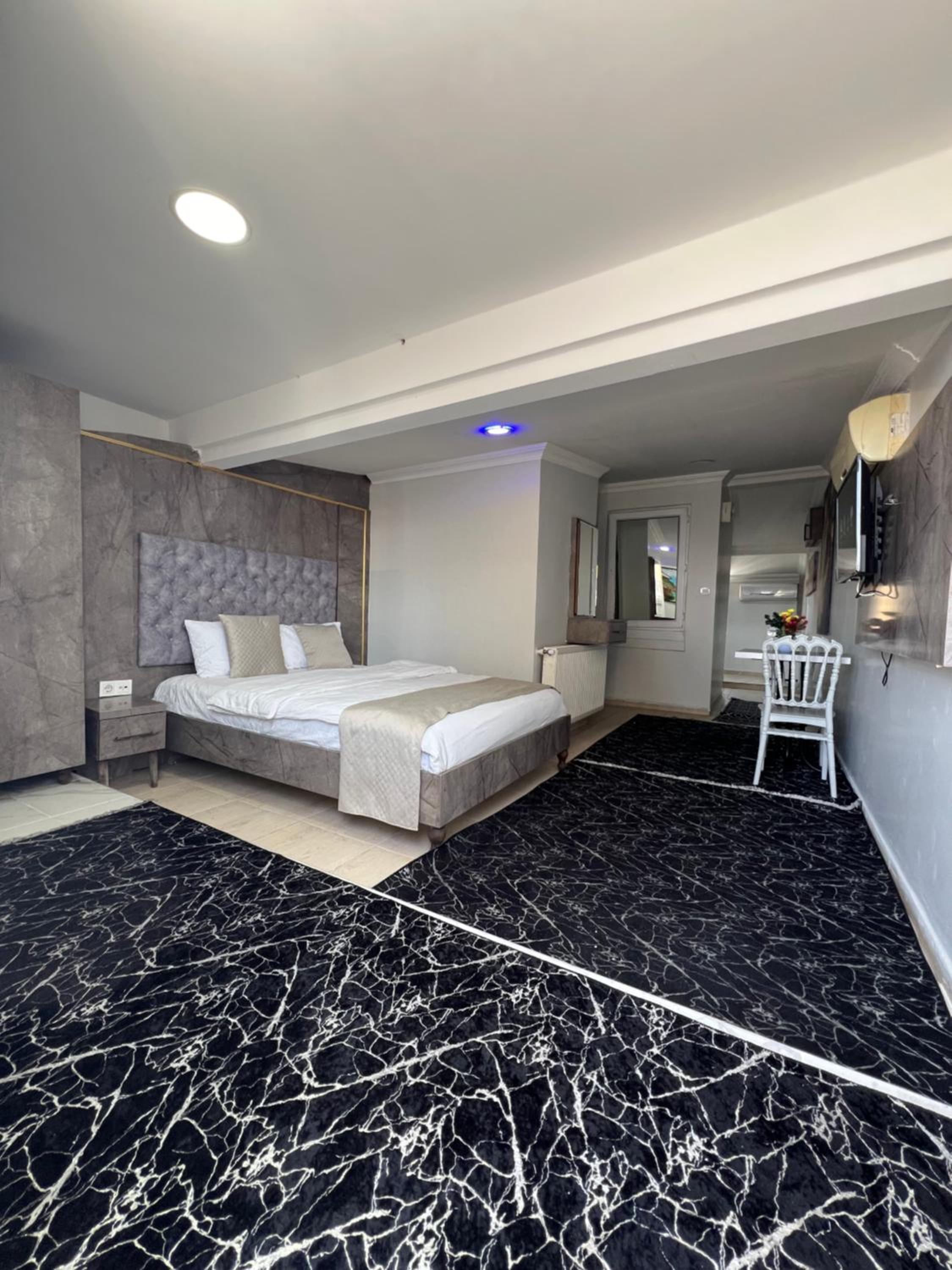 Superior Twin Room With City View photo 1