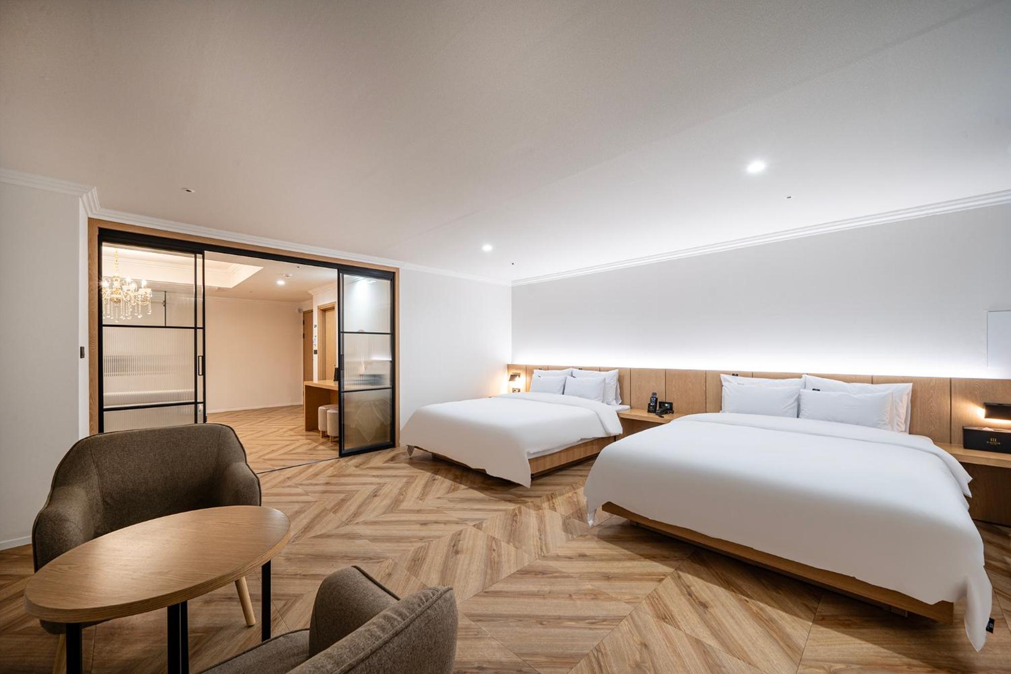 Suite room