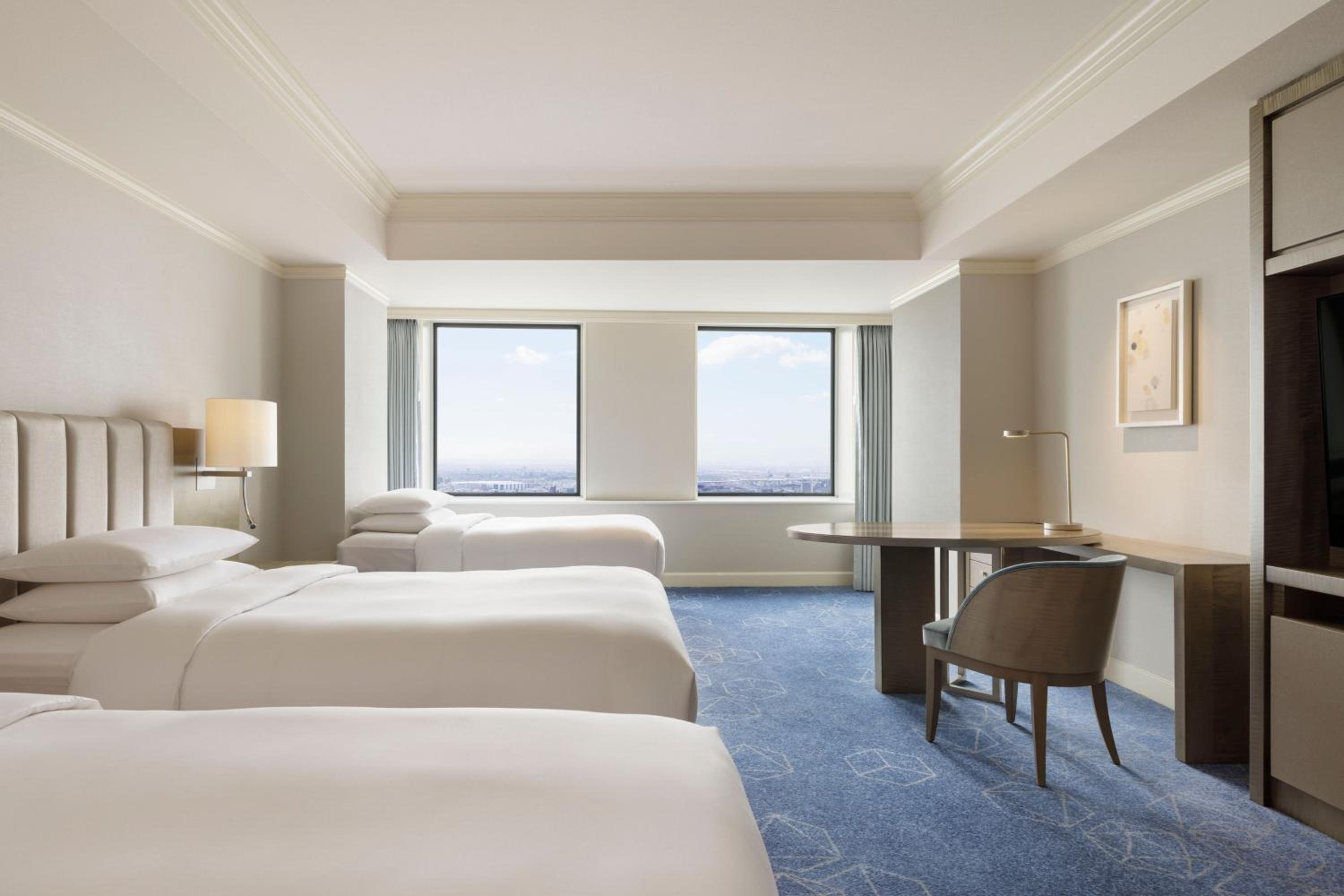 Deluxe Triple Room photo 2