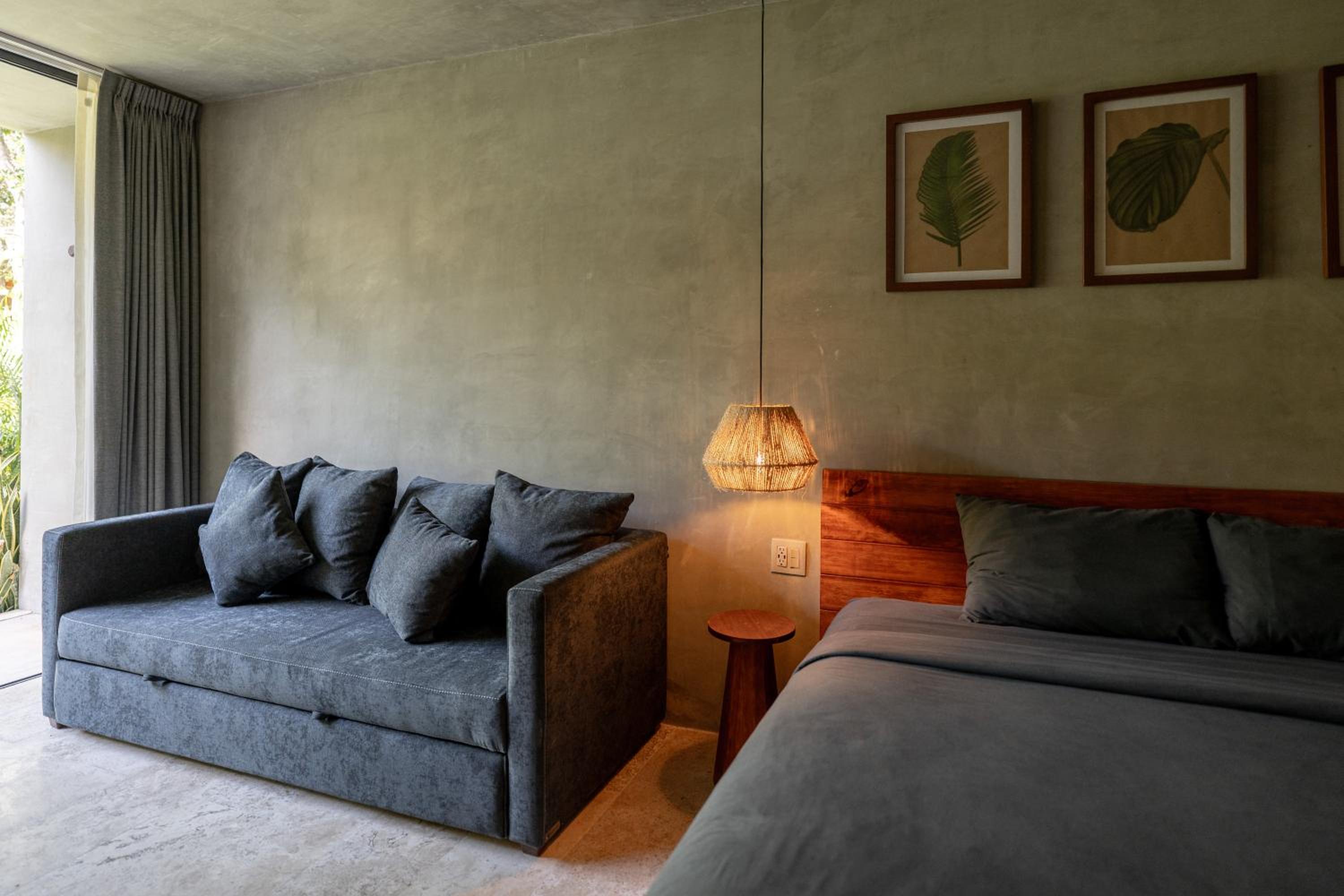 Apartment with Balcony - Photo 3