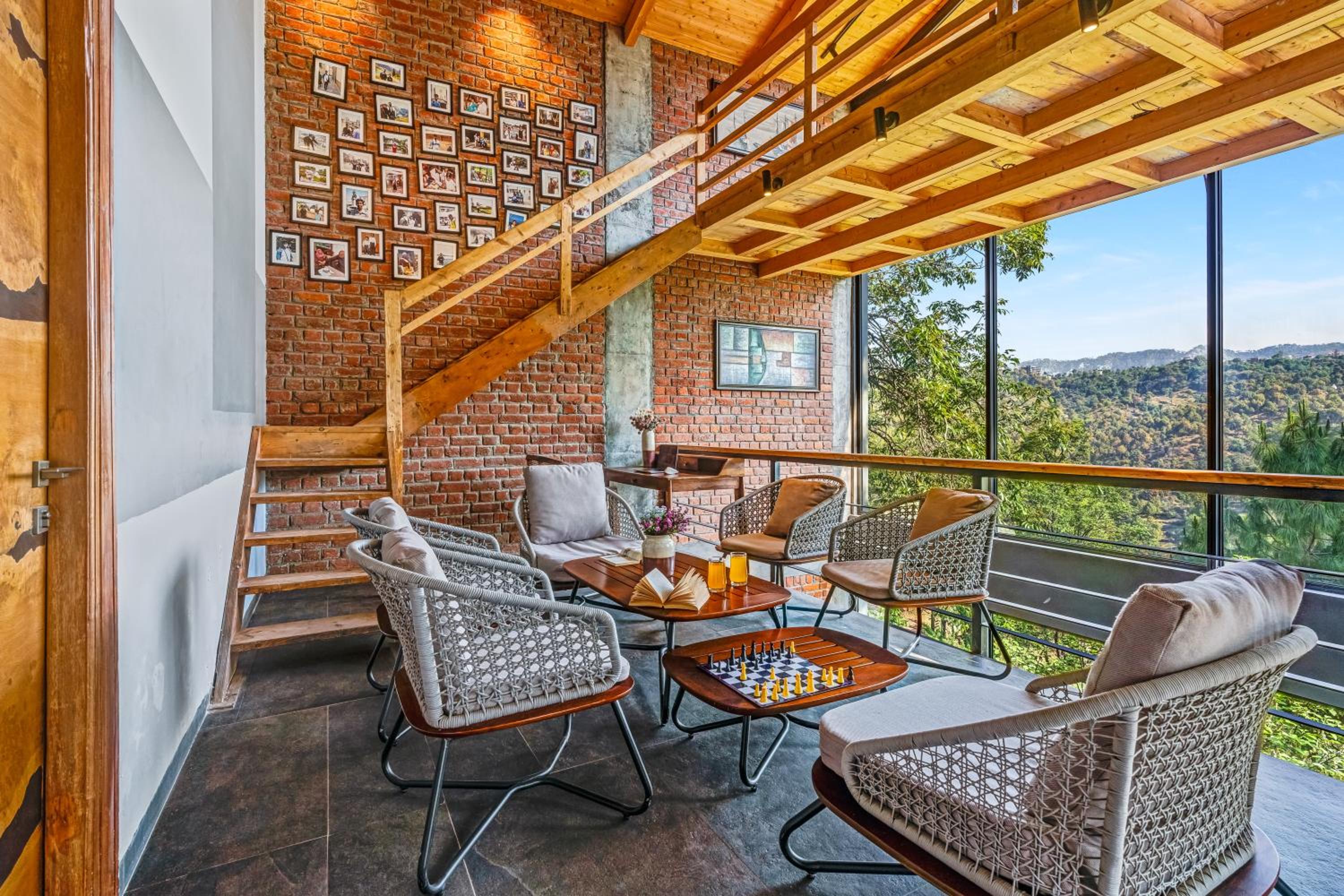 Three-Bedroom Villa photo 1