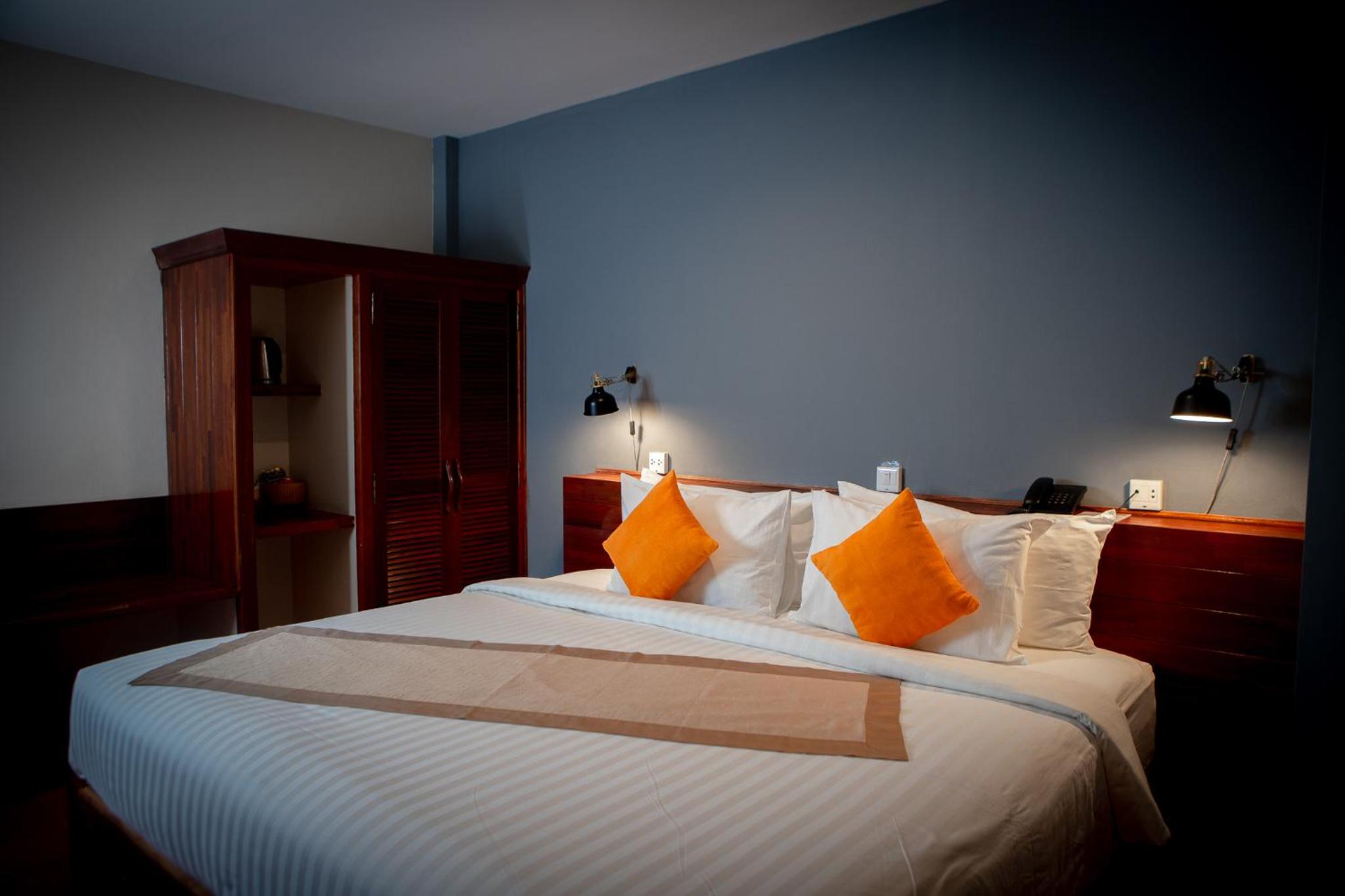 Deluxe Double or Twin Room