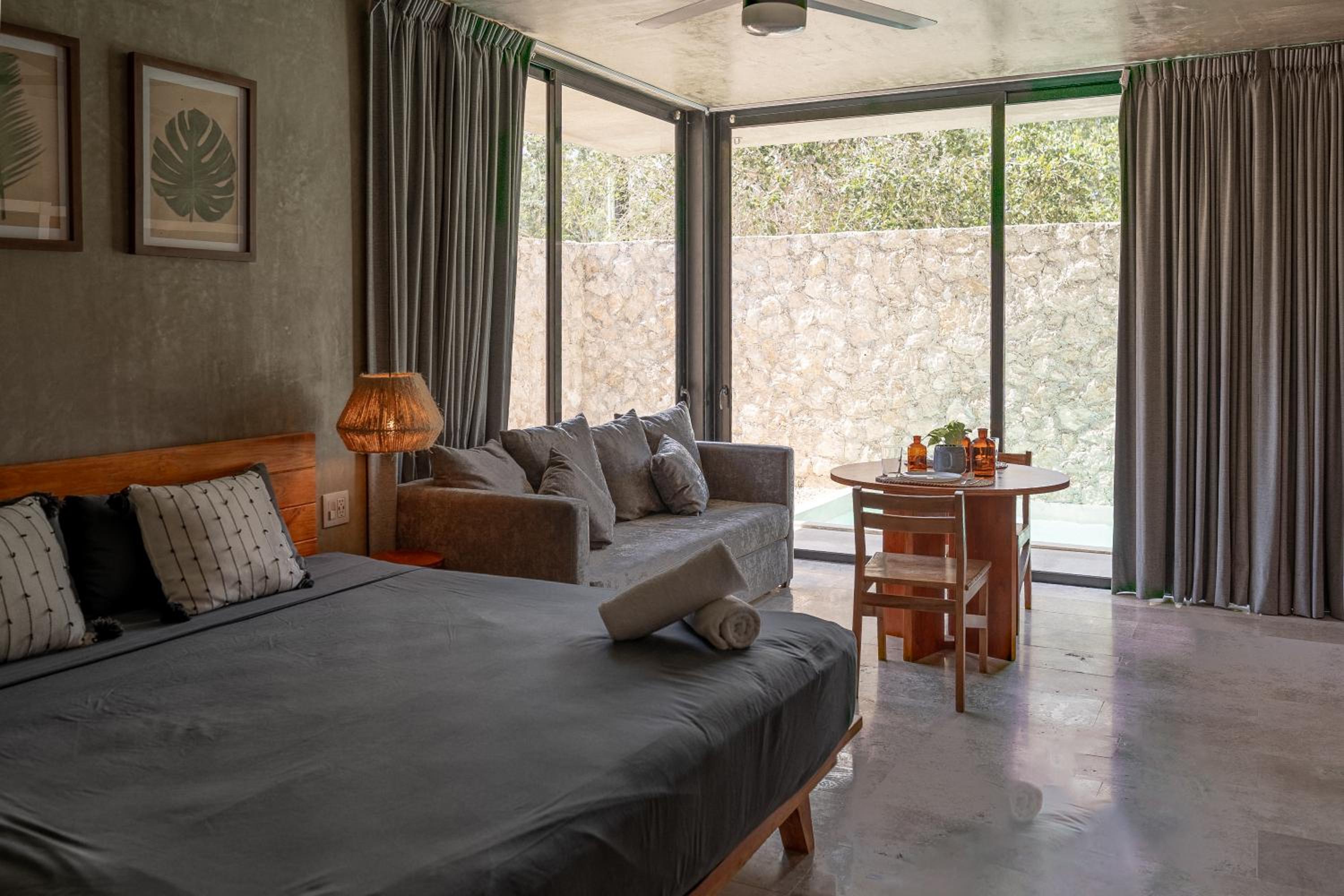 Suite with Private Pool - Photo 5