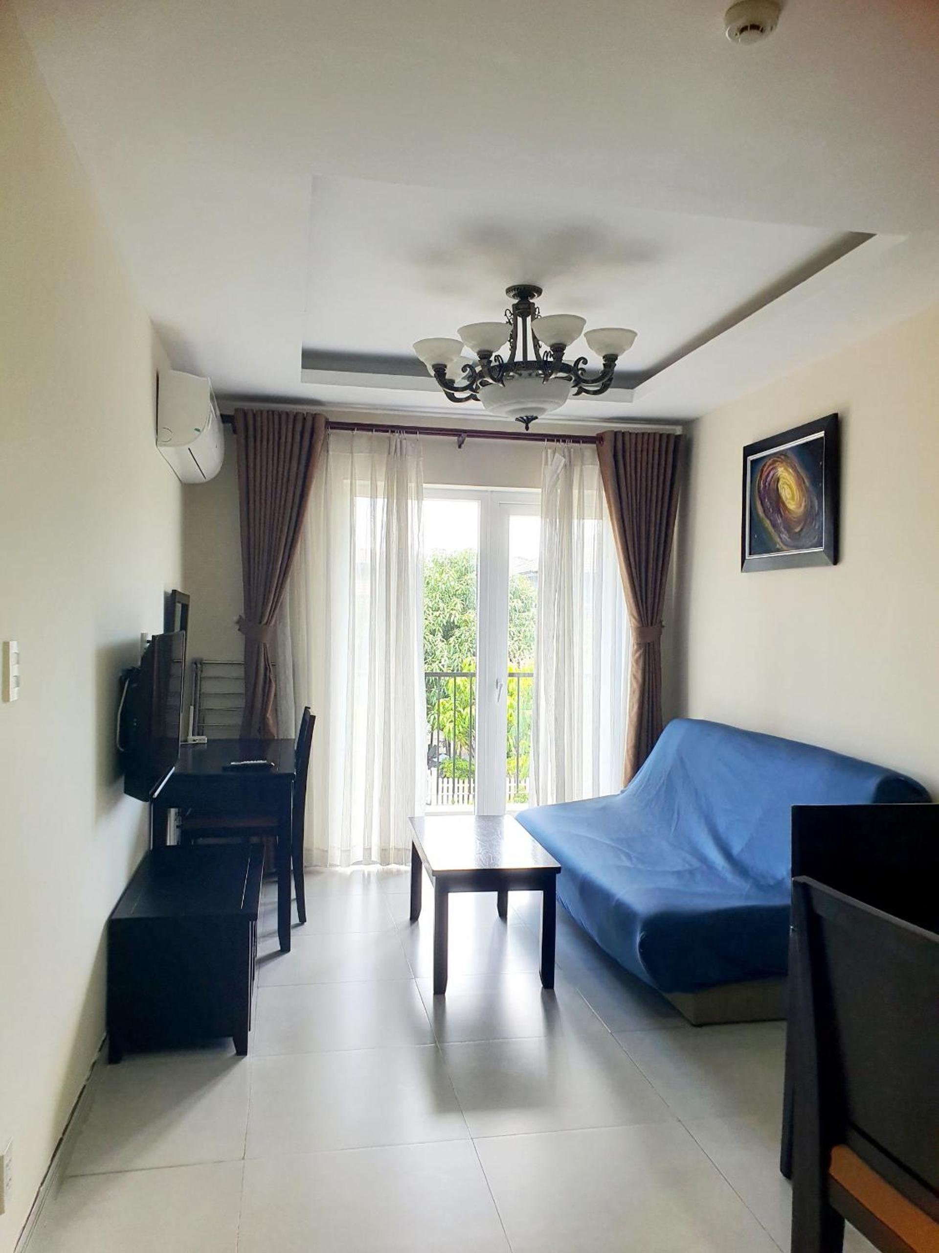 One-Bedroom Apartment - Photo 11