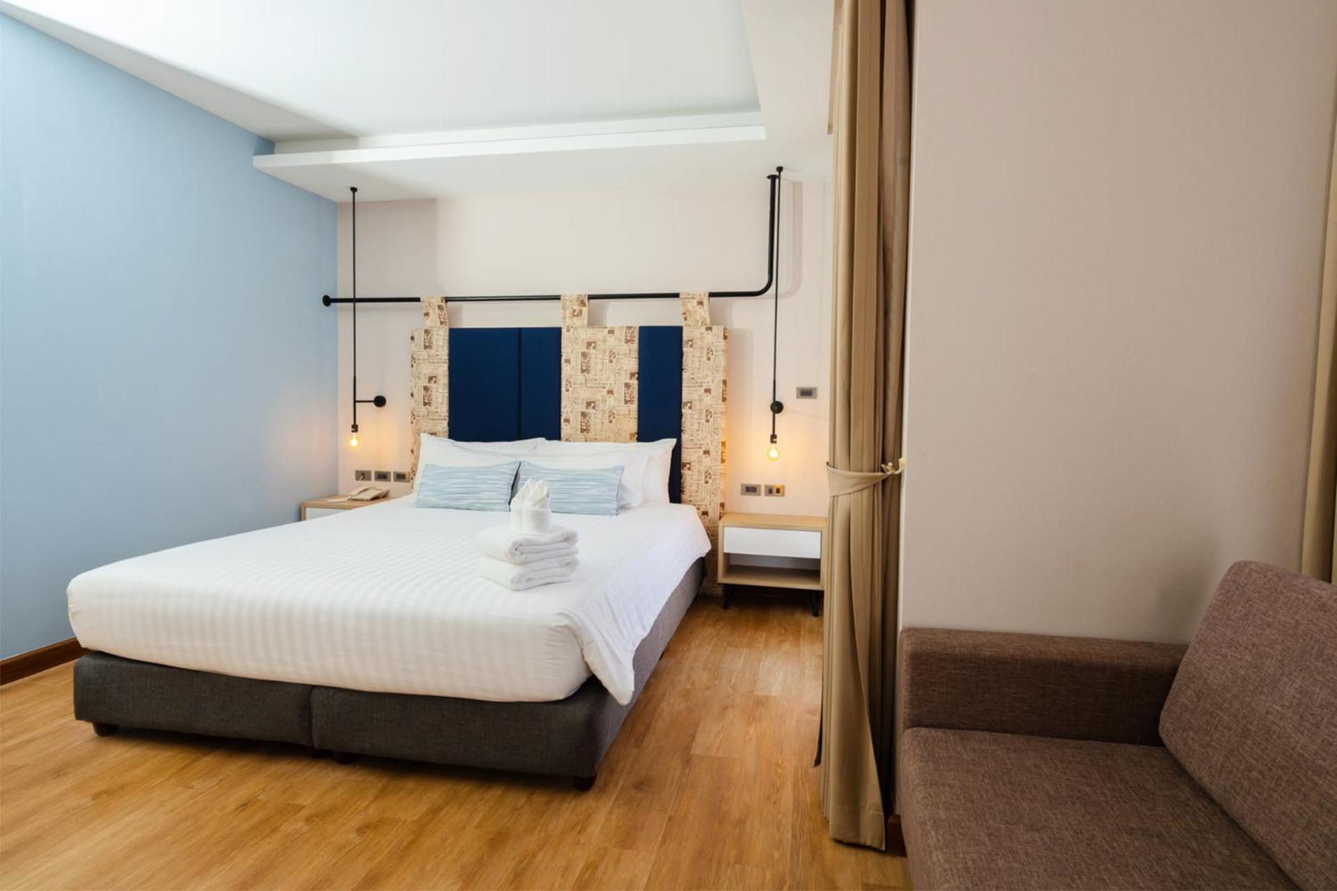 Deluxe Double Suite Room - Photo 2