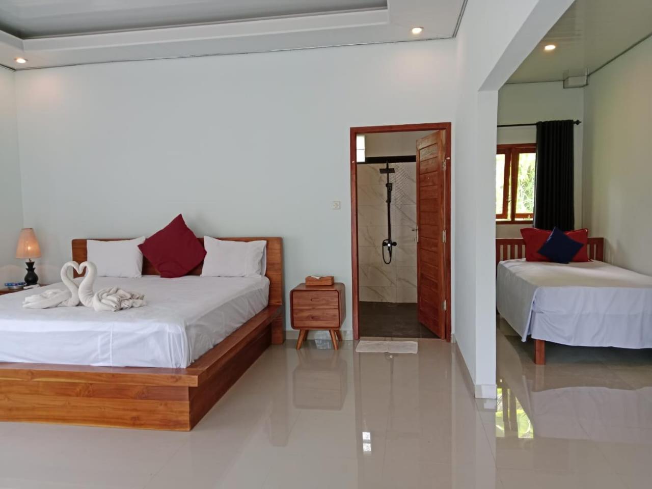 Villa with Private Pool - Photo 13