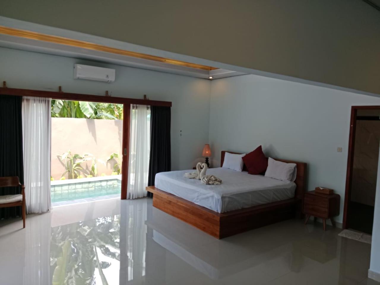 Villa with Private Pool - Photo 16