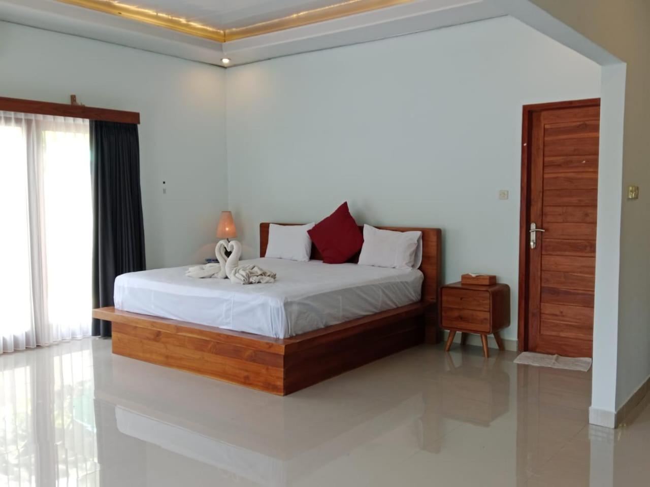 Villa with Private Pool - Photo 18