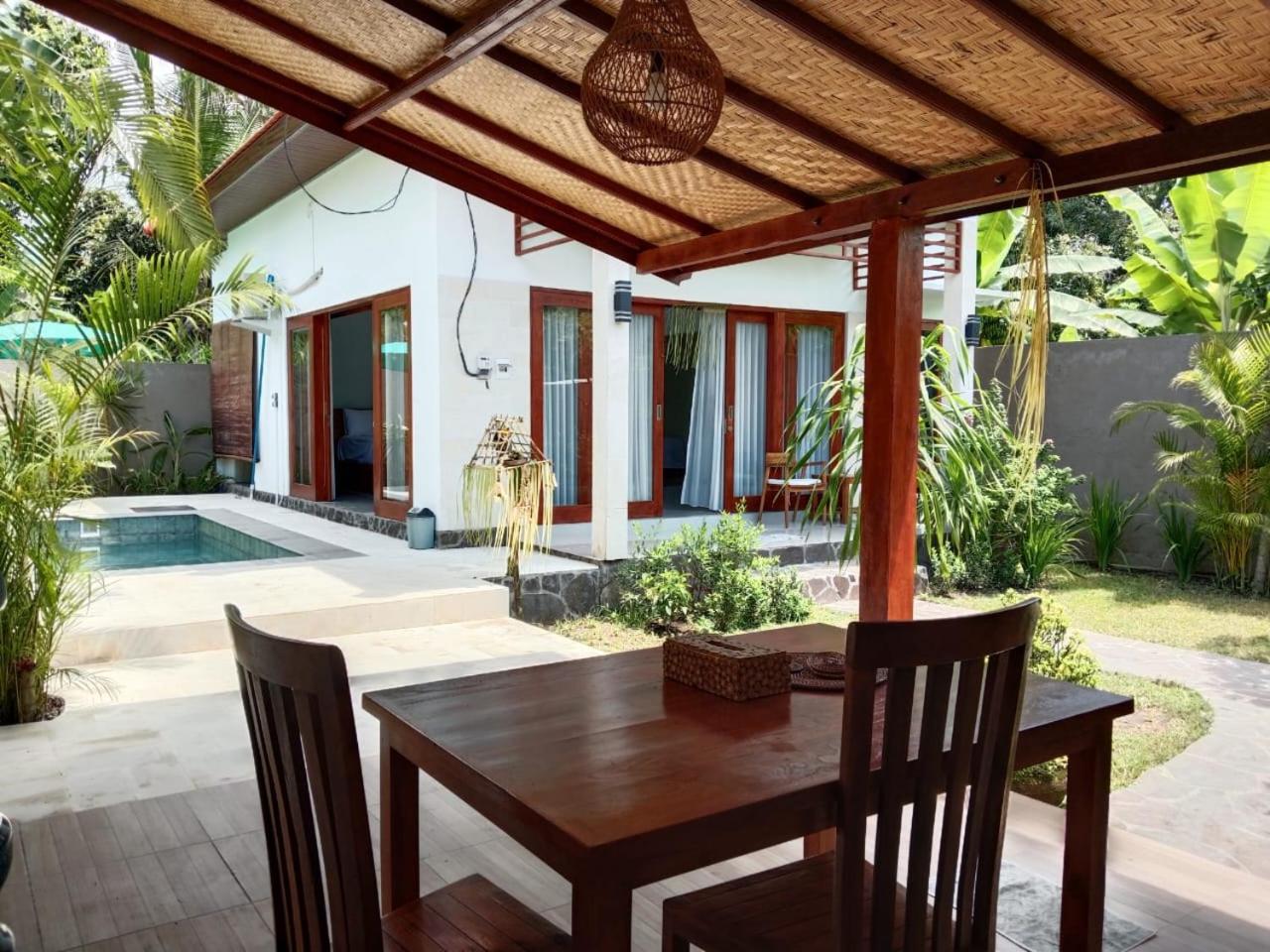 Villa with Private Pool - Photo 11