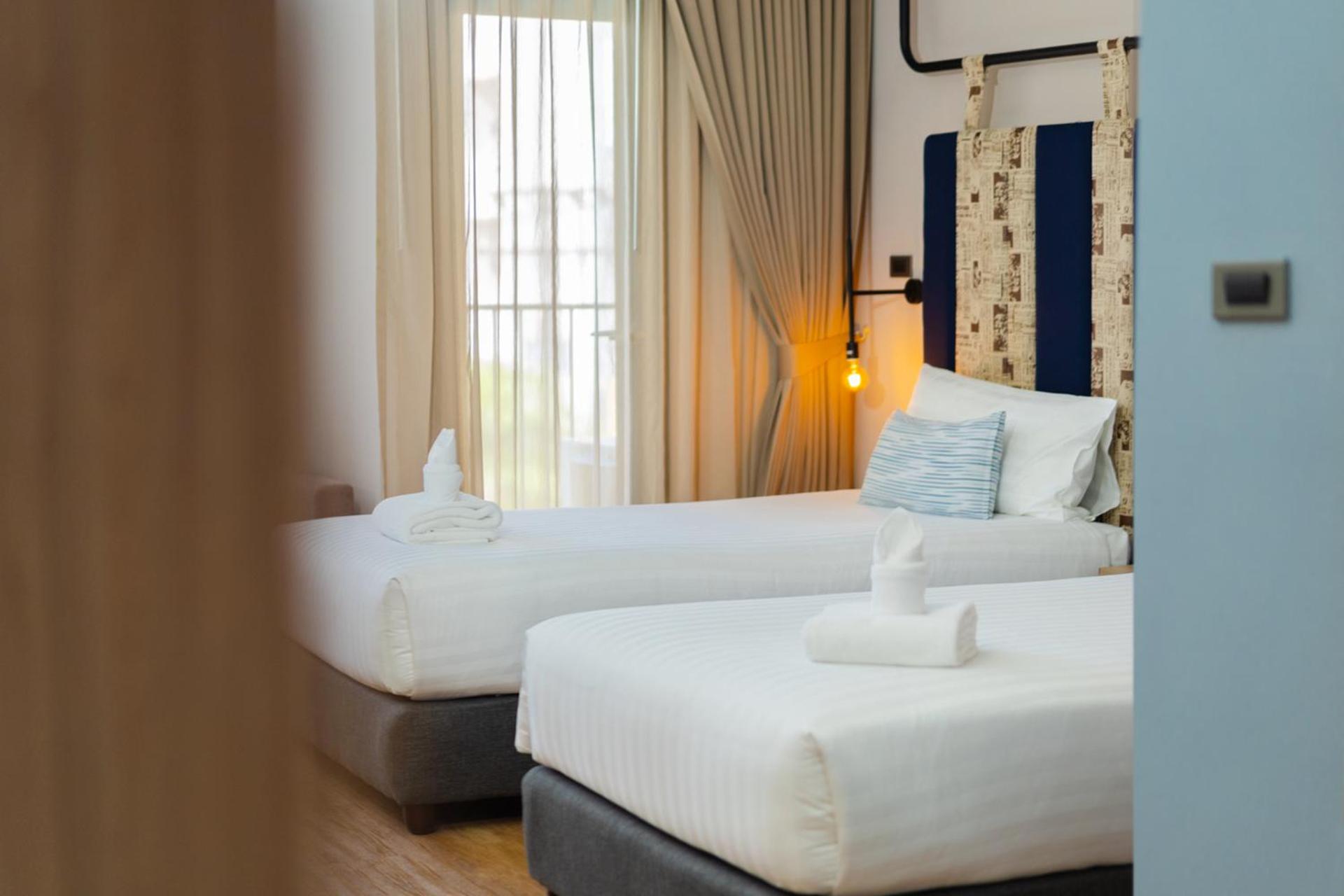 Deluxe Twin Suite Room - Photo 9