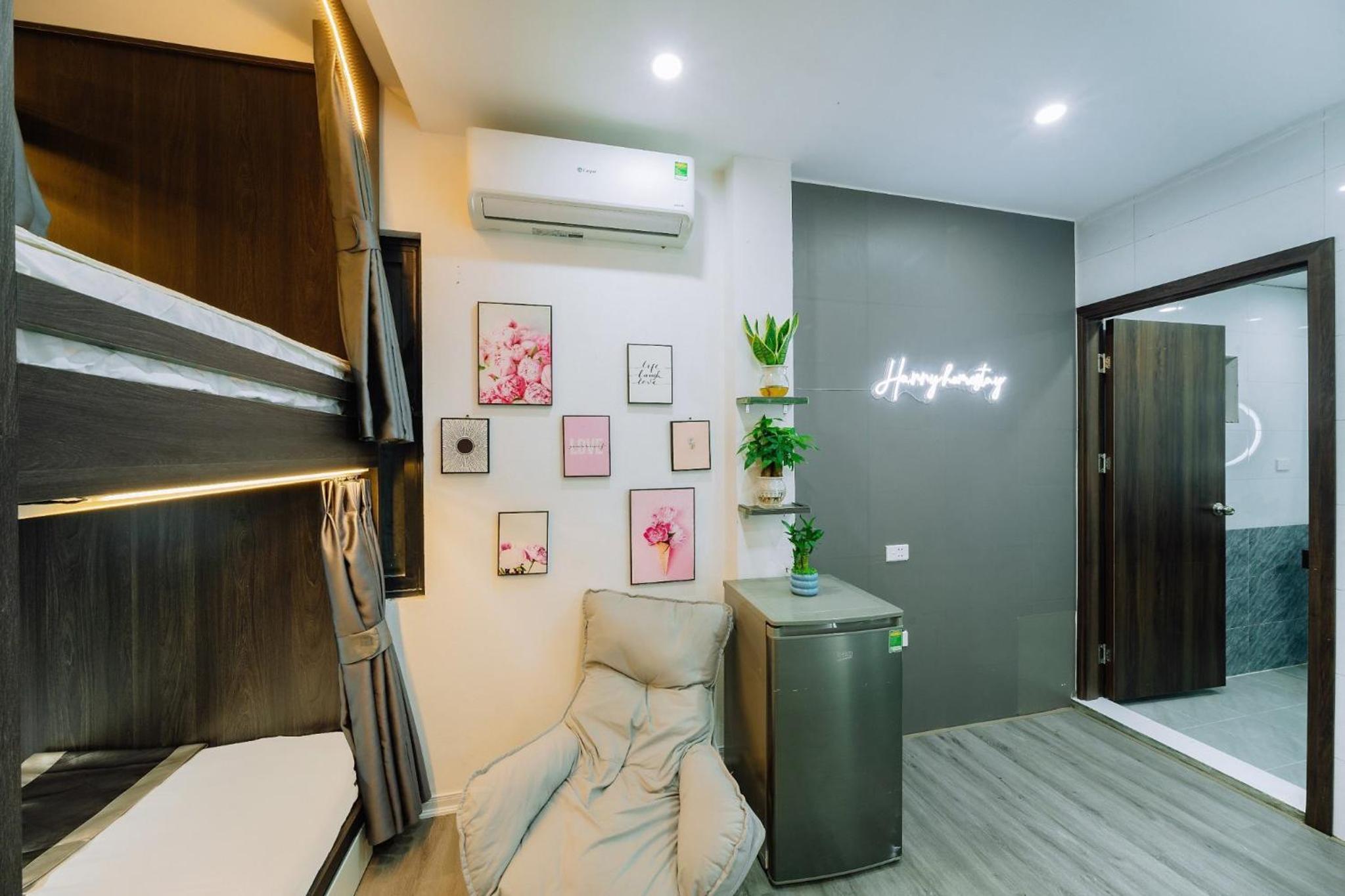Mixed Dormitory Room