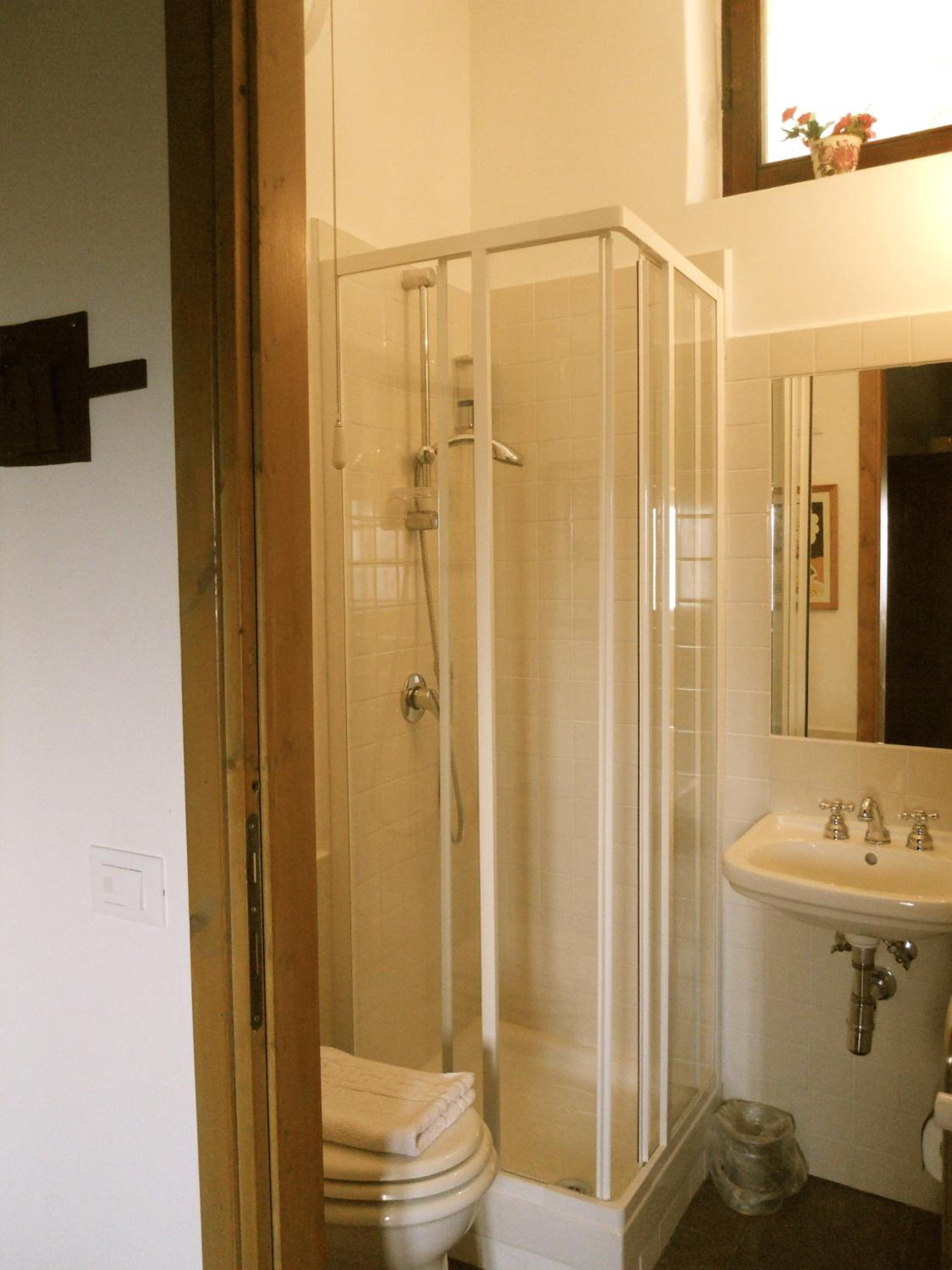One-Bedroom Apartment - Photo 8