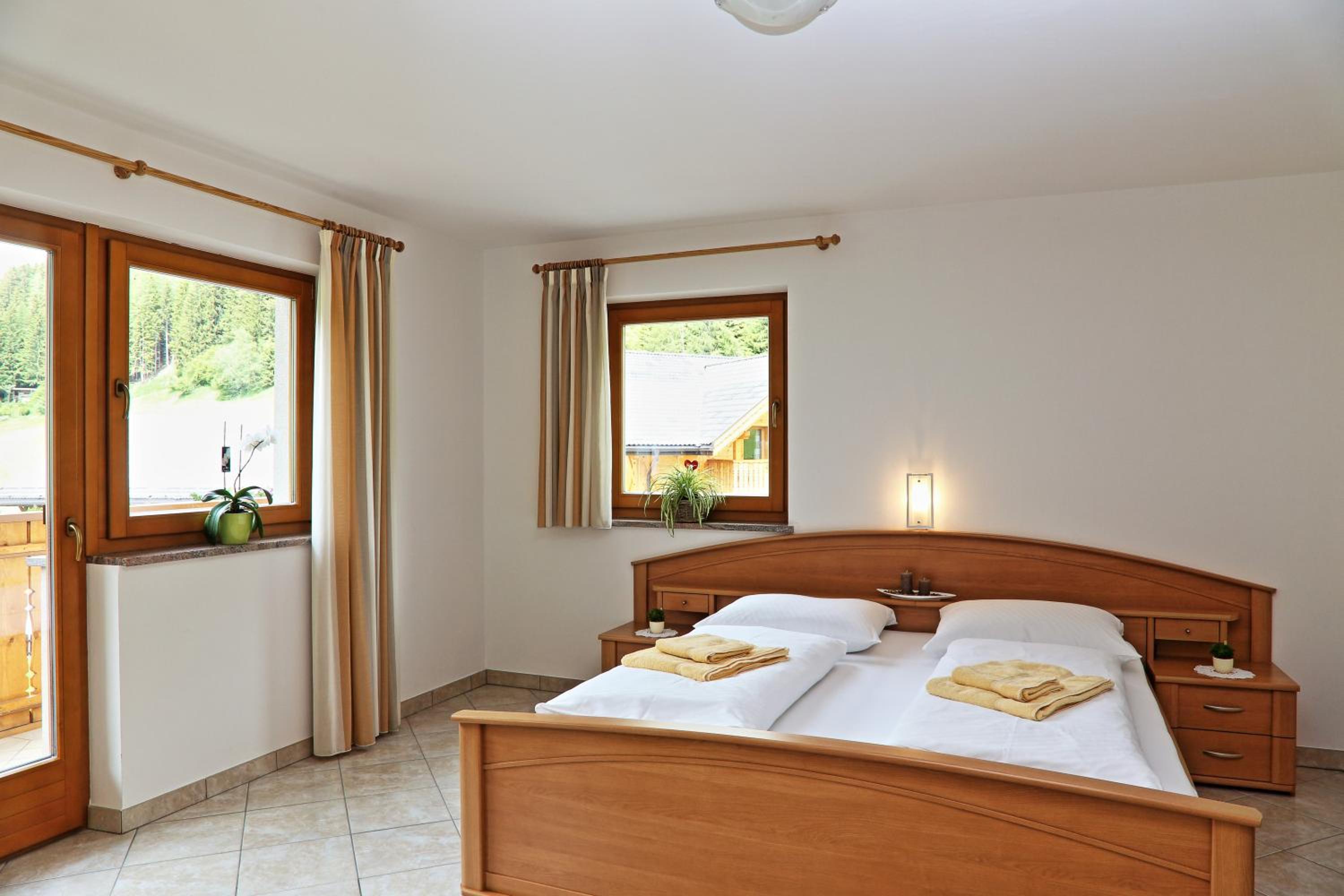Superior One-Bedroom Apartment with Balcony