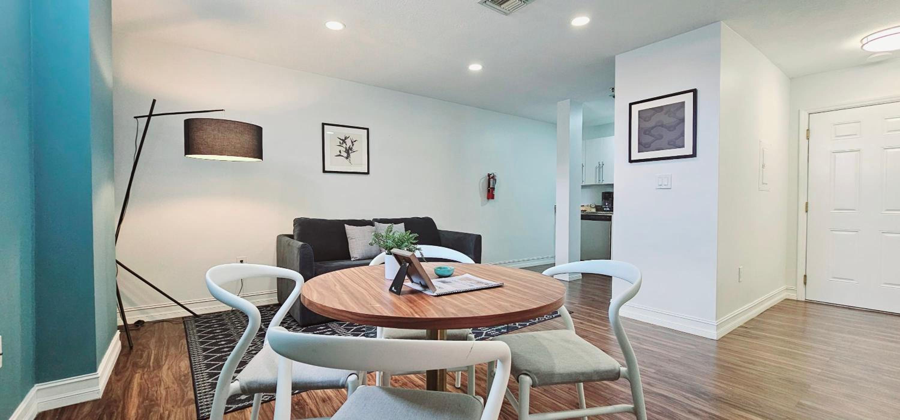 Apartment photo 2