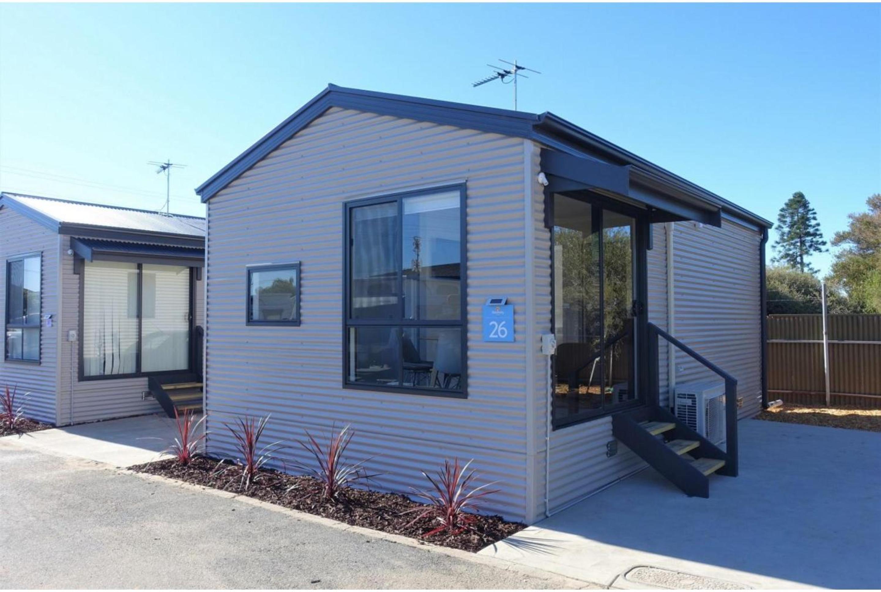 Standard 2 Bedroom Cabin - Sleeps 4 - Photo 6