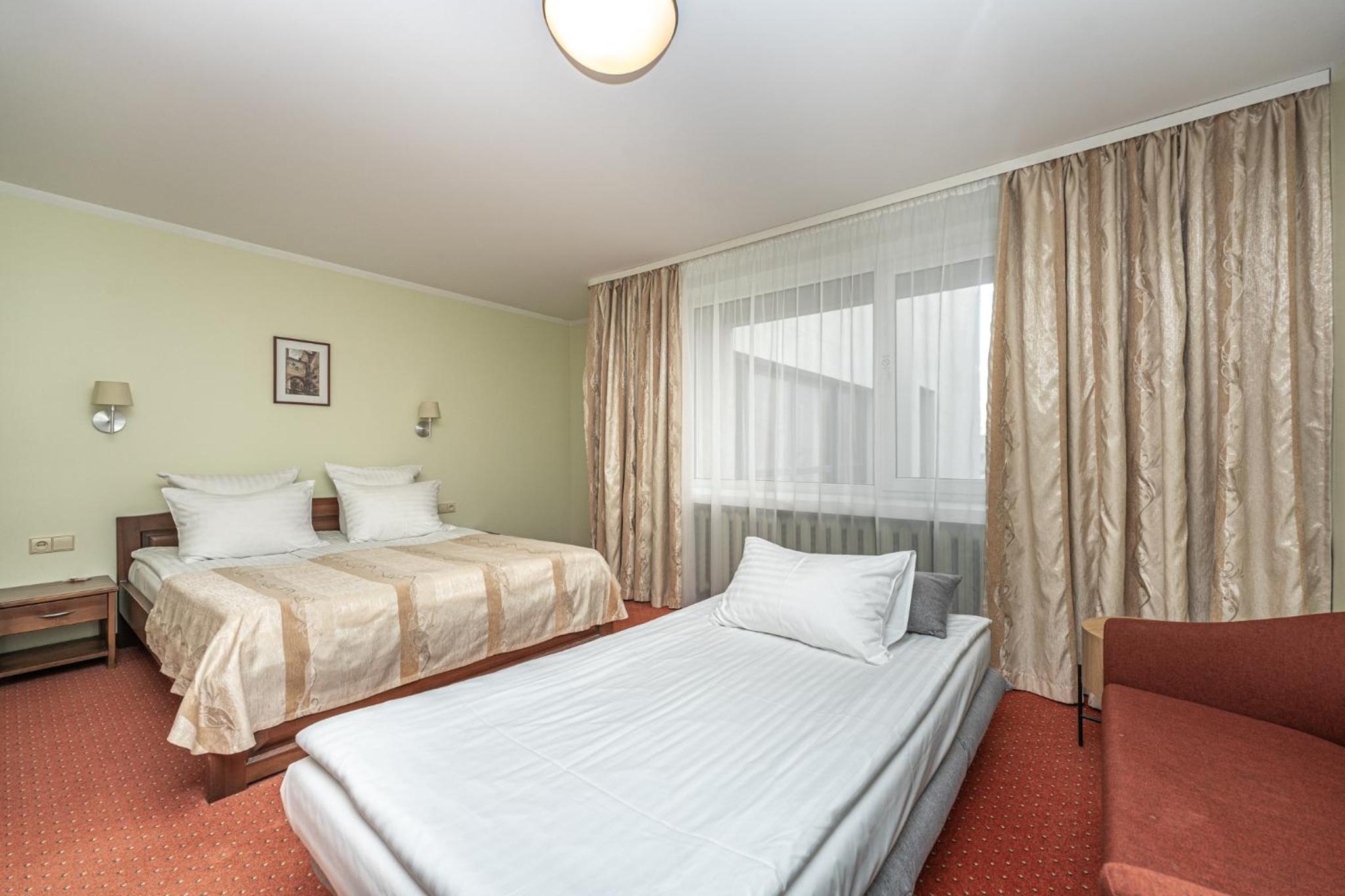 Deluxe Double Room With Extra Bed