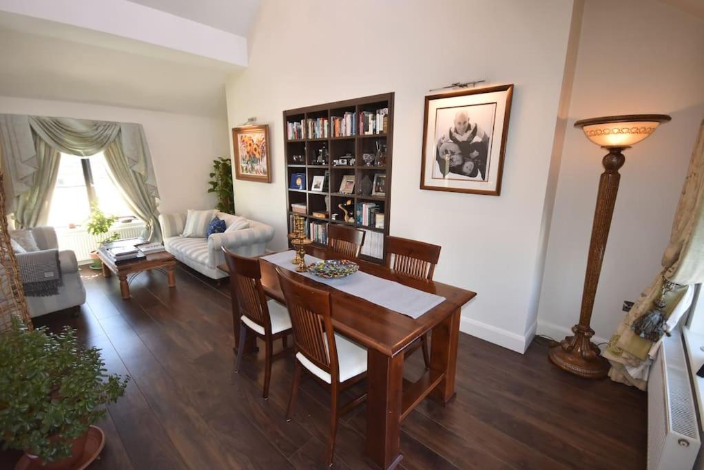 Three-Bedroom House photo 1