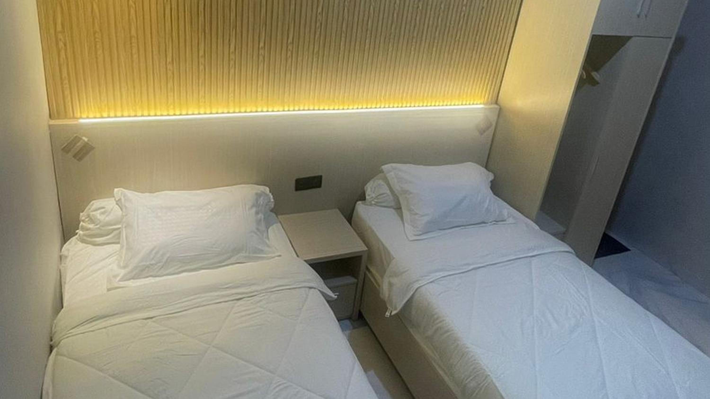 Deluxe Twin Room - Photo 8