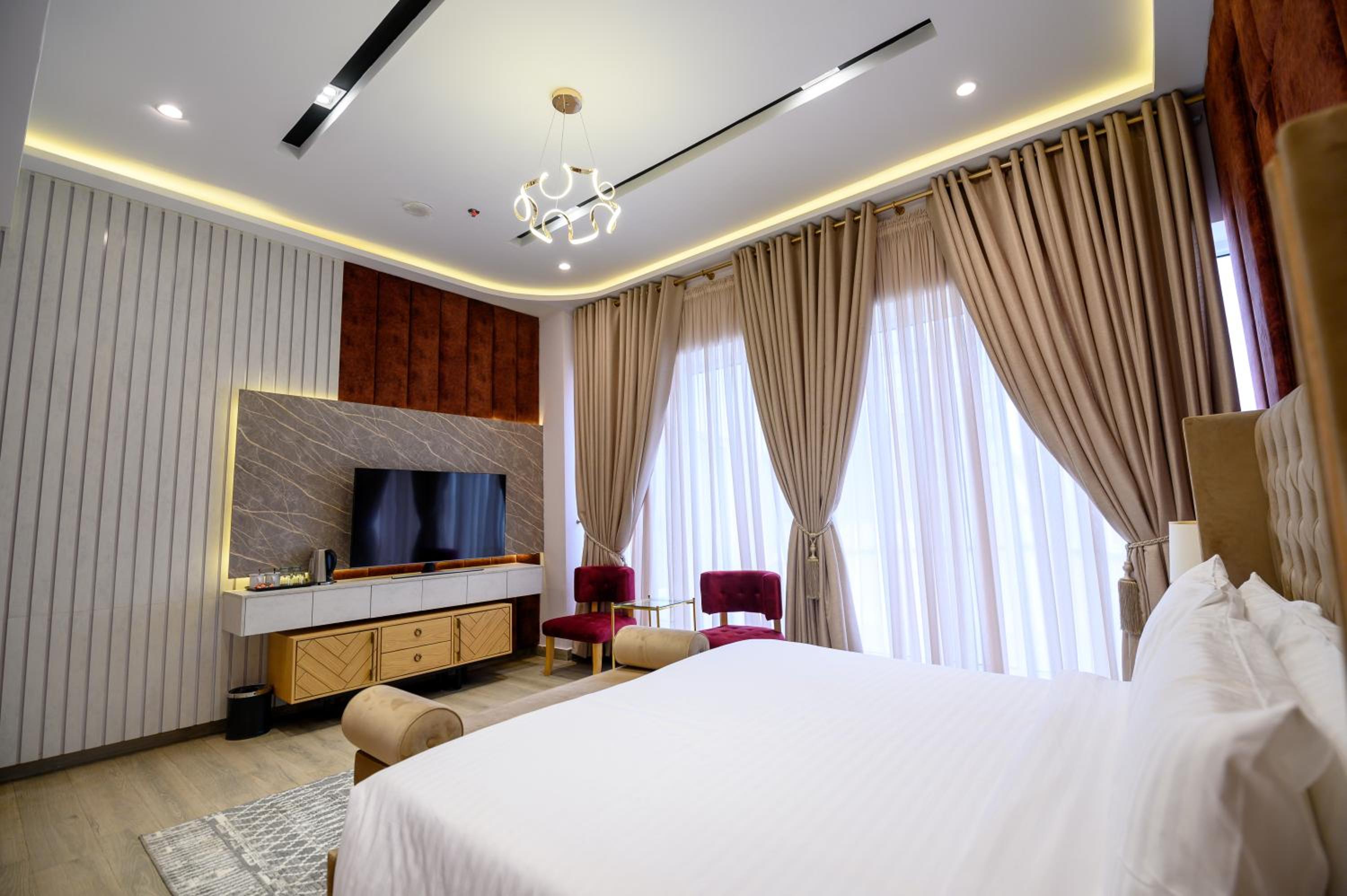 Deluxe Room - Photo 3