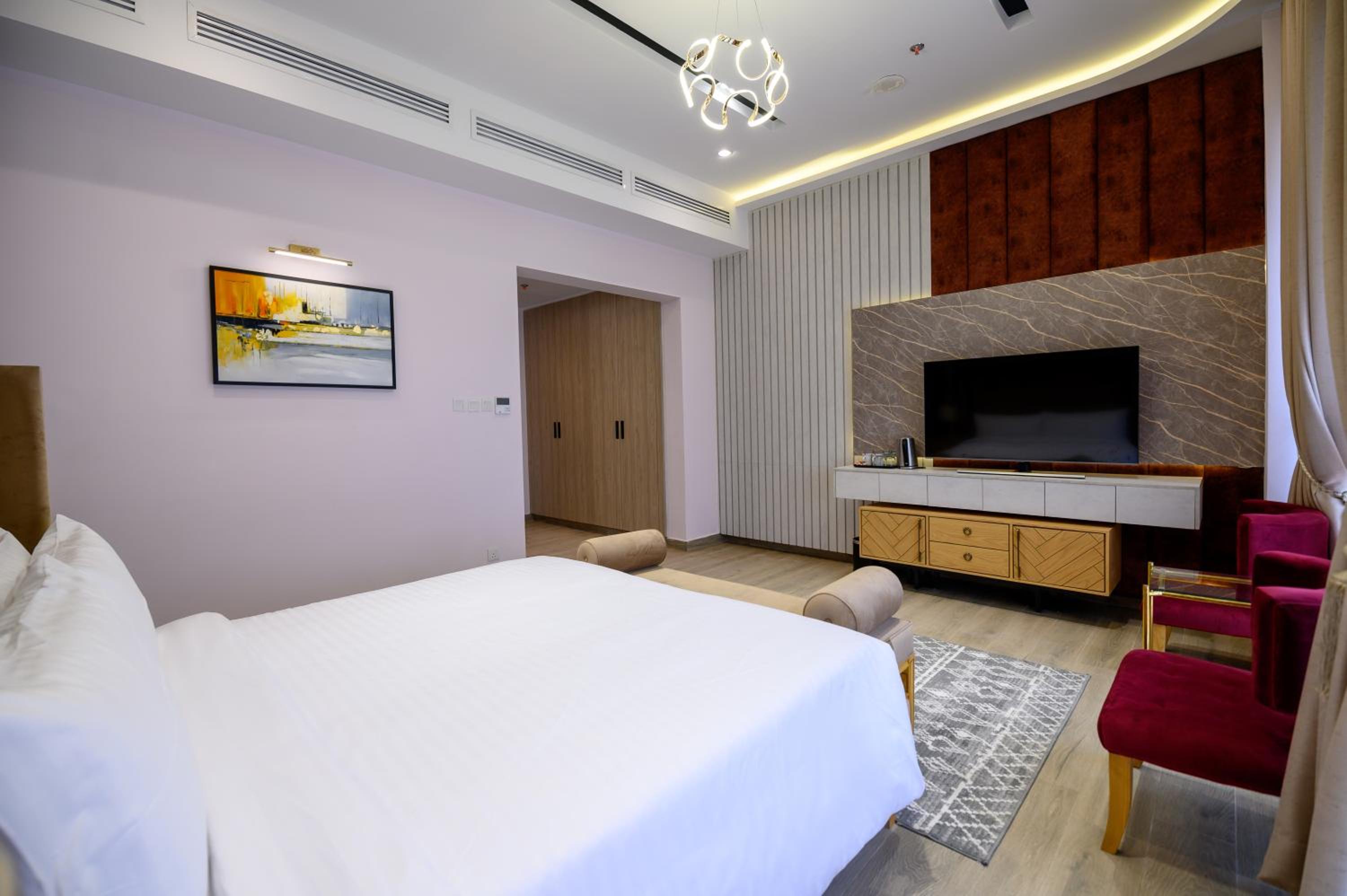Deluxe Room - Photo 2